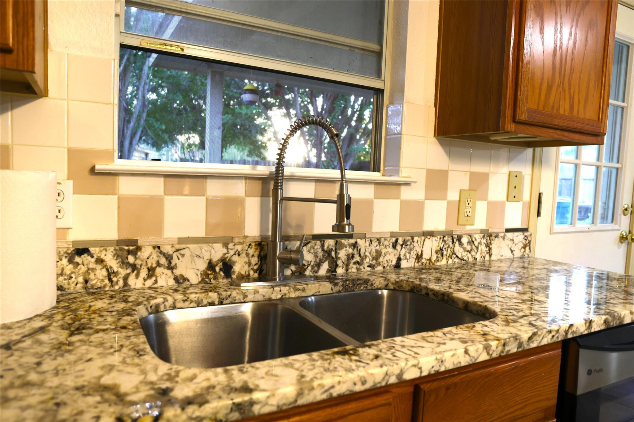 16205 Mones Ln Property Photo 5