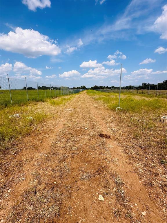 6985 County Road 200 Rd Property Photo 2