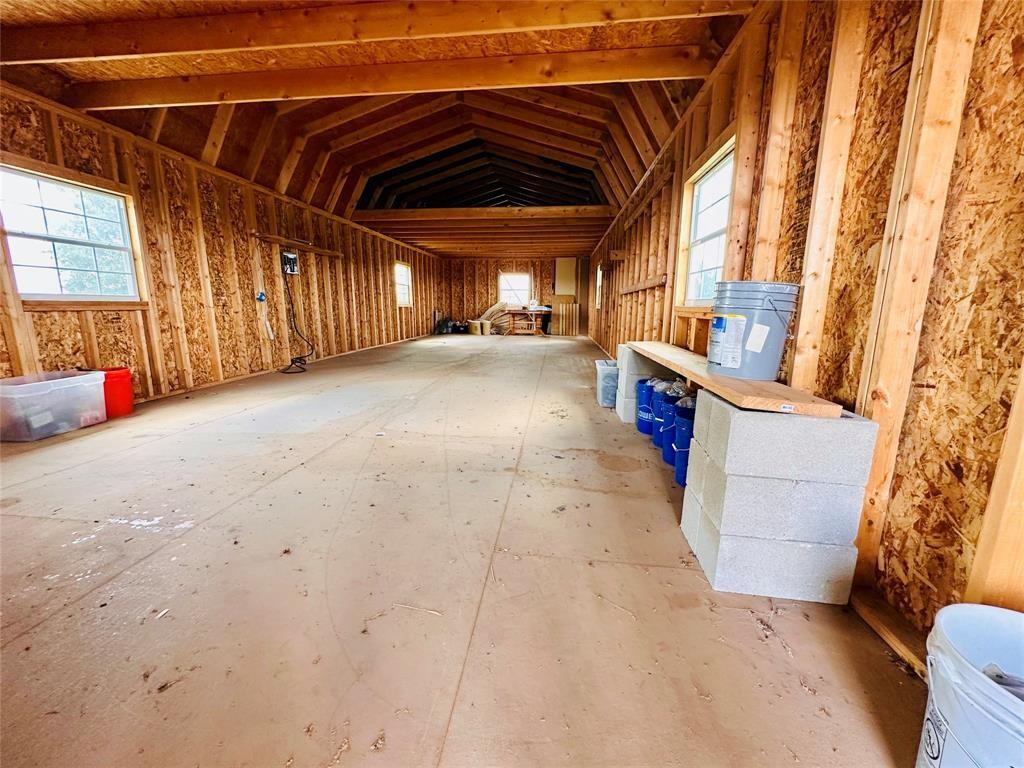 6985 County Road 200 Rd Property Photo 13