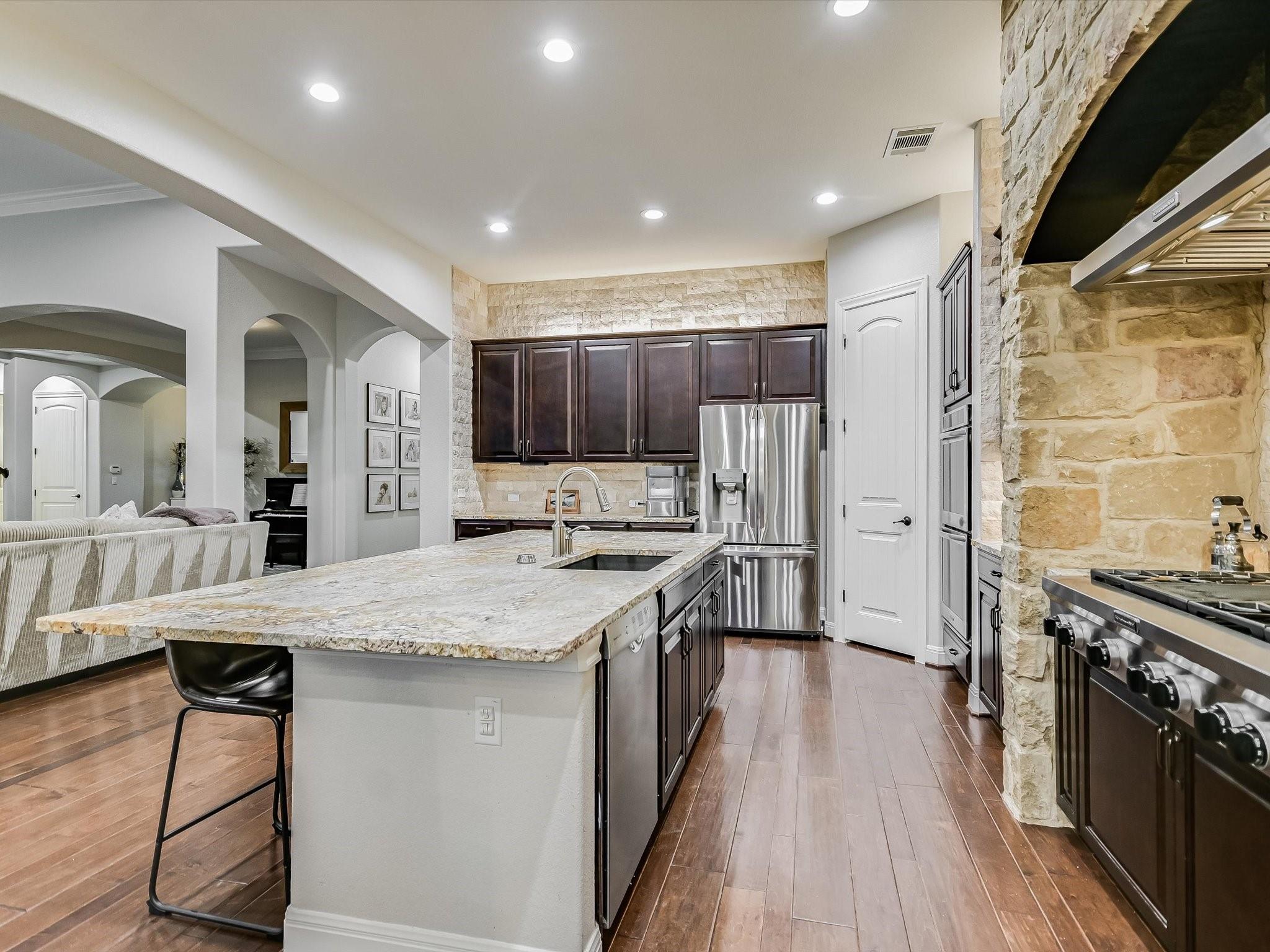 2512 Ionian Cv Property Photo 13