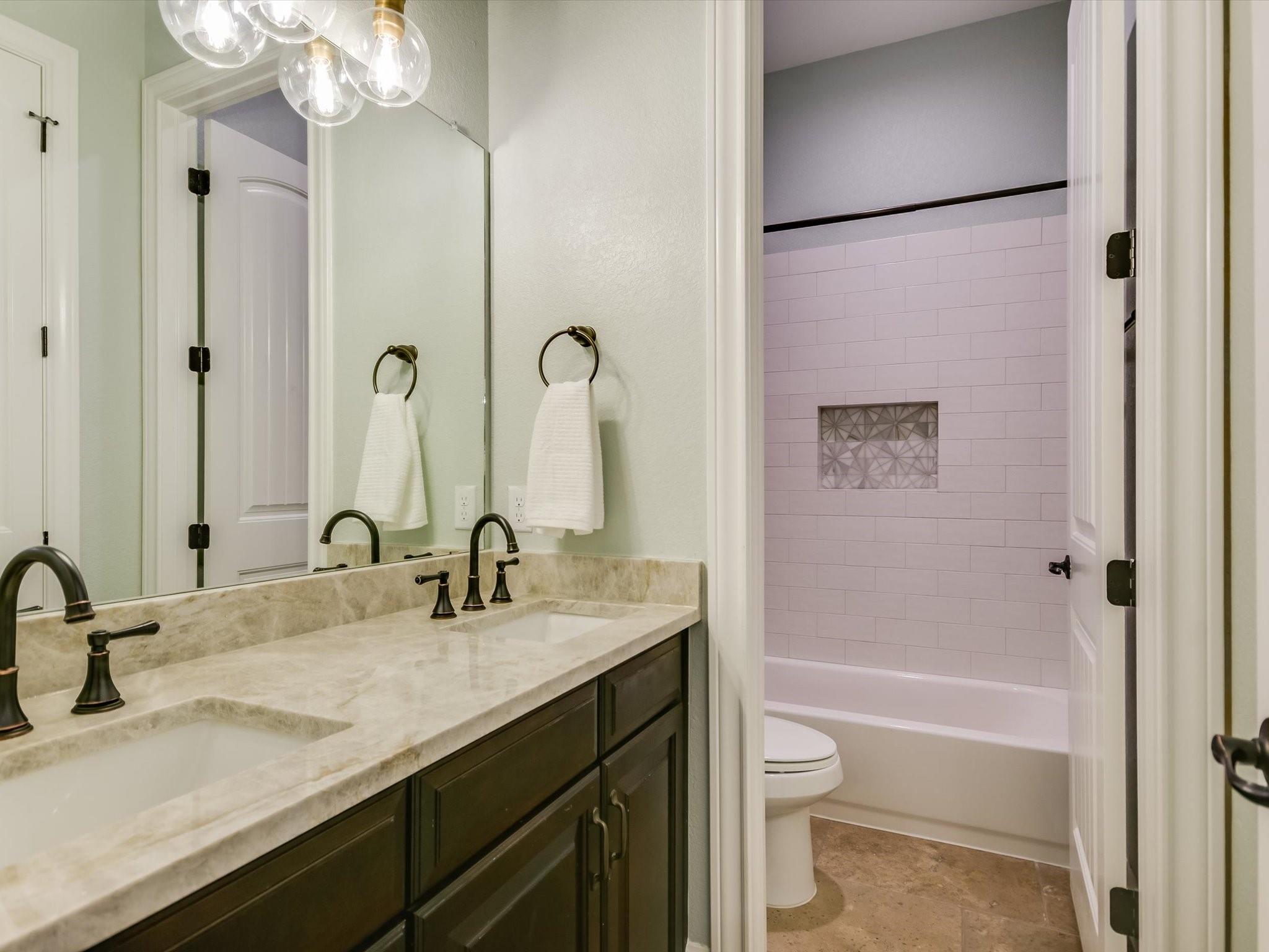 2512 Ionian Cv Property Photo 23