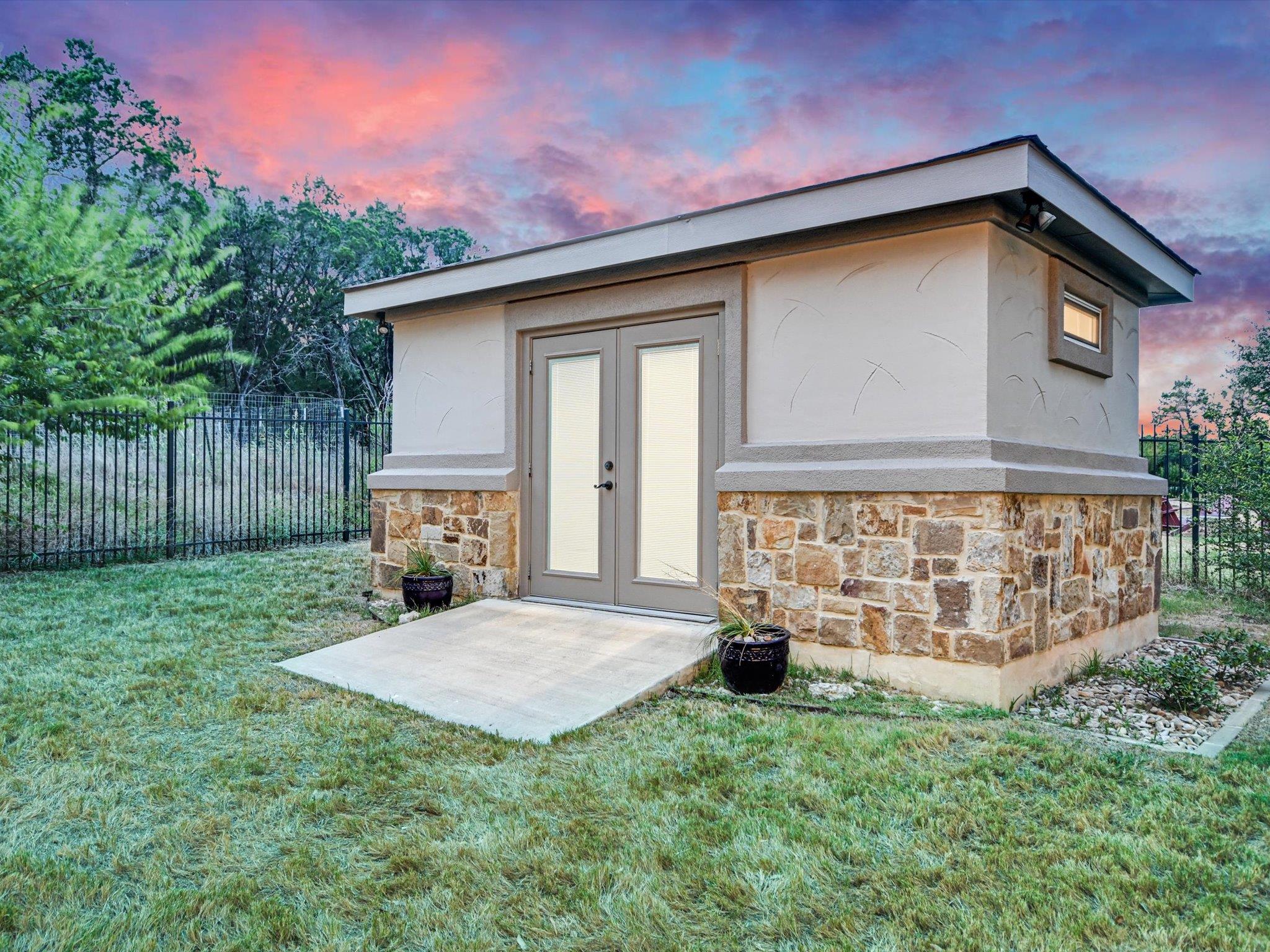 2512 Ionian Cv Property Photo 31