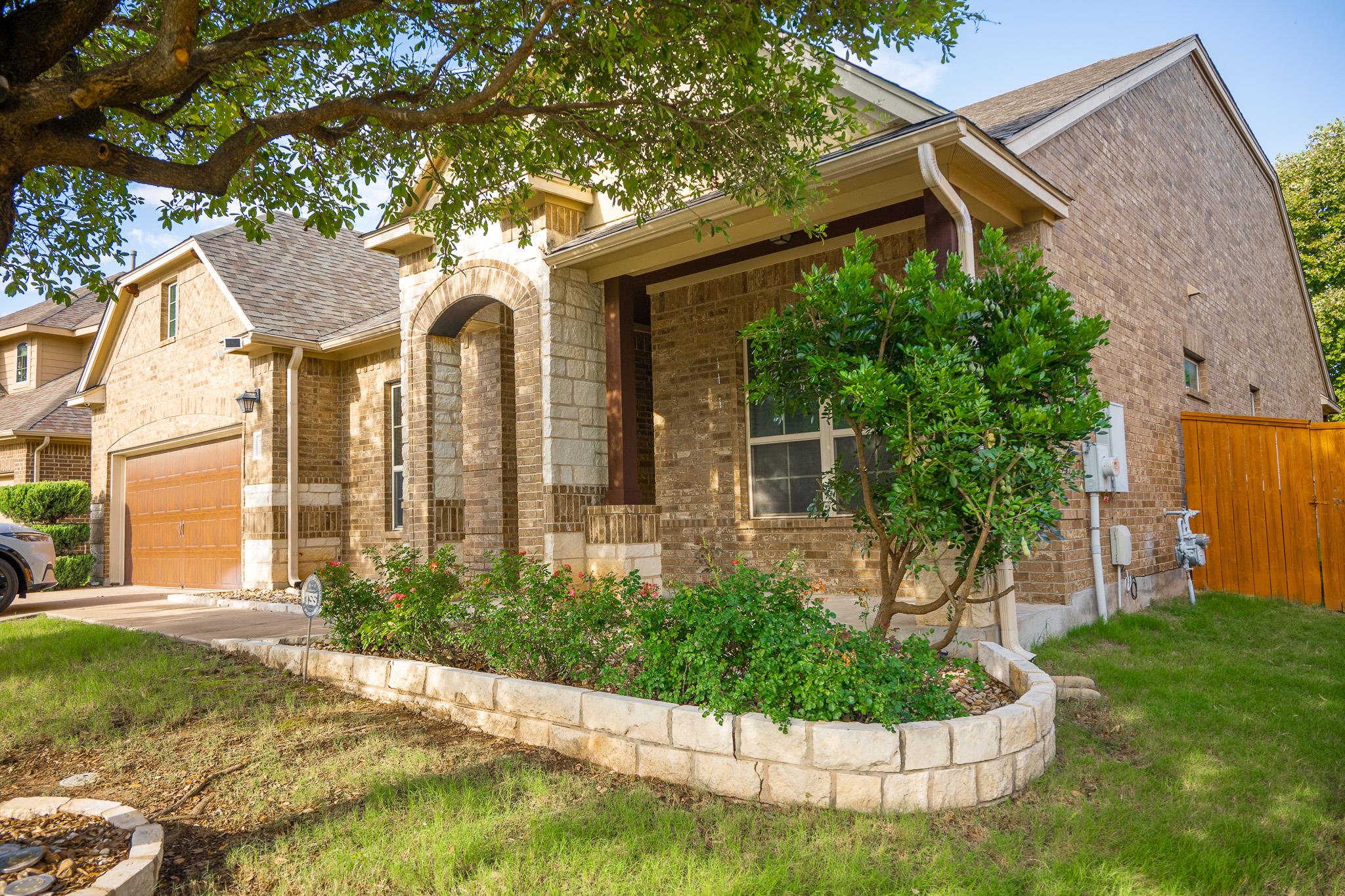 2709 Belicia Ln Property Photo 2