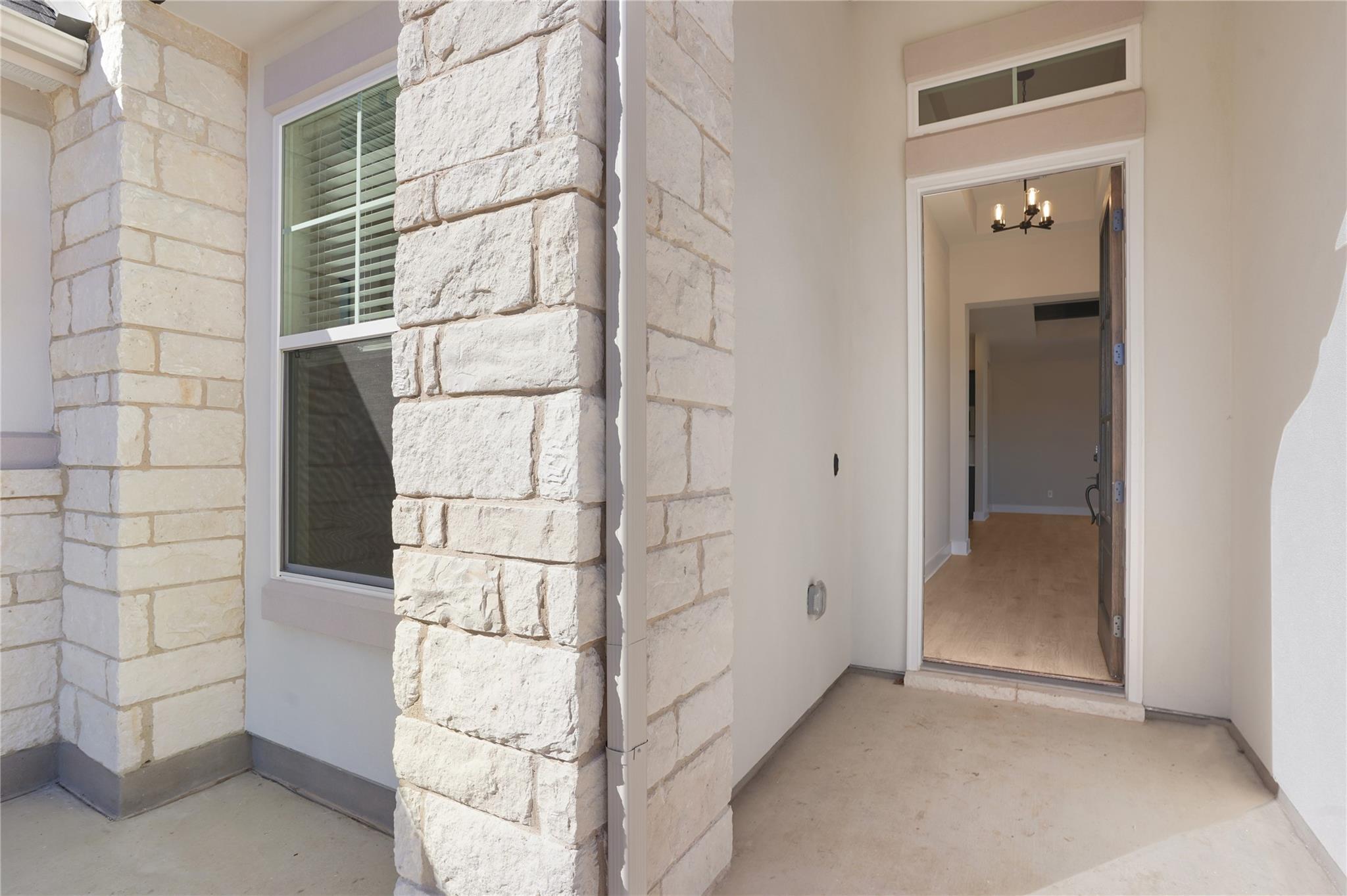 216 San Xavier St Property Photo 3