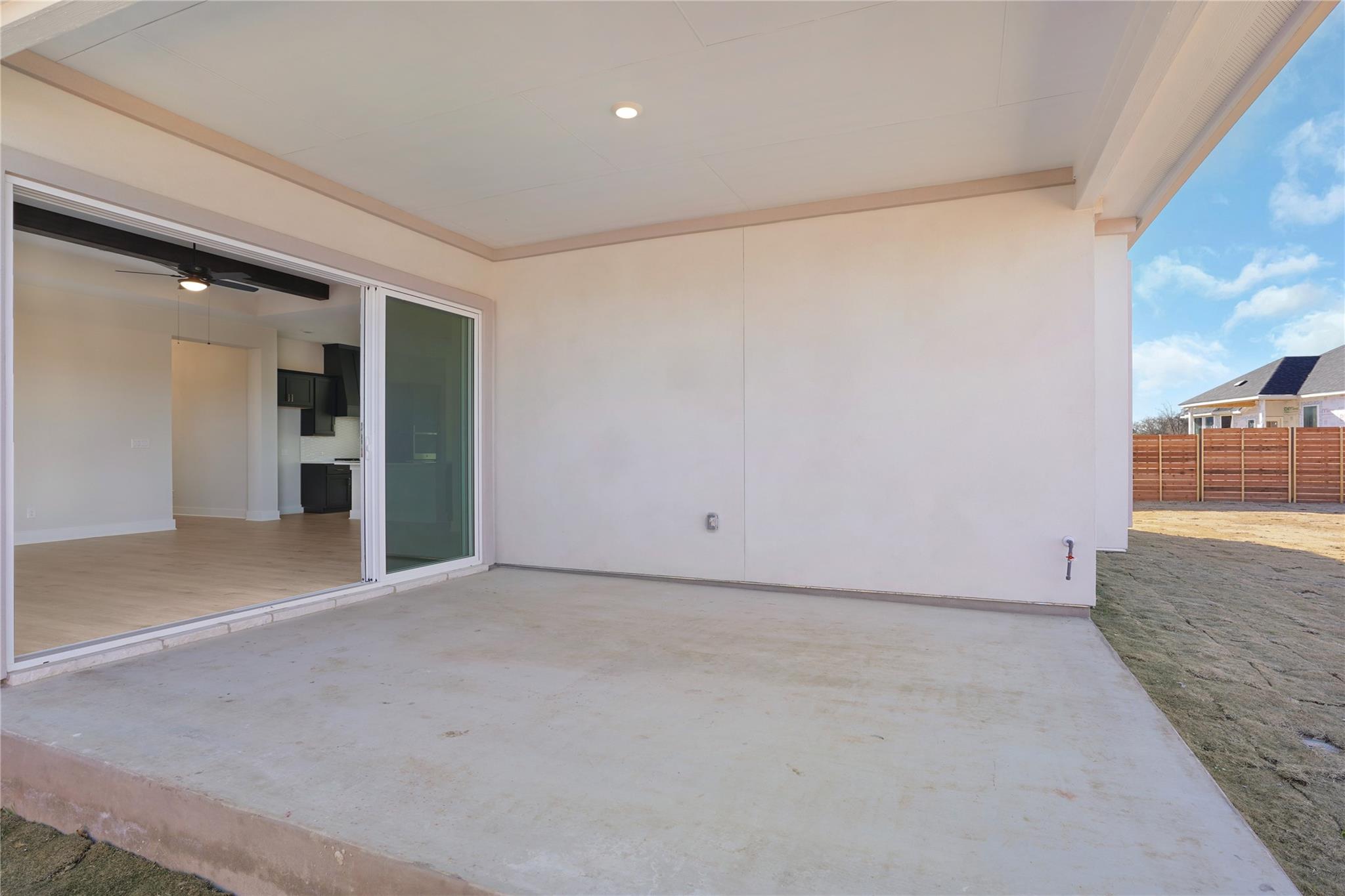 216 San Xavier St Property Photo 28