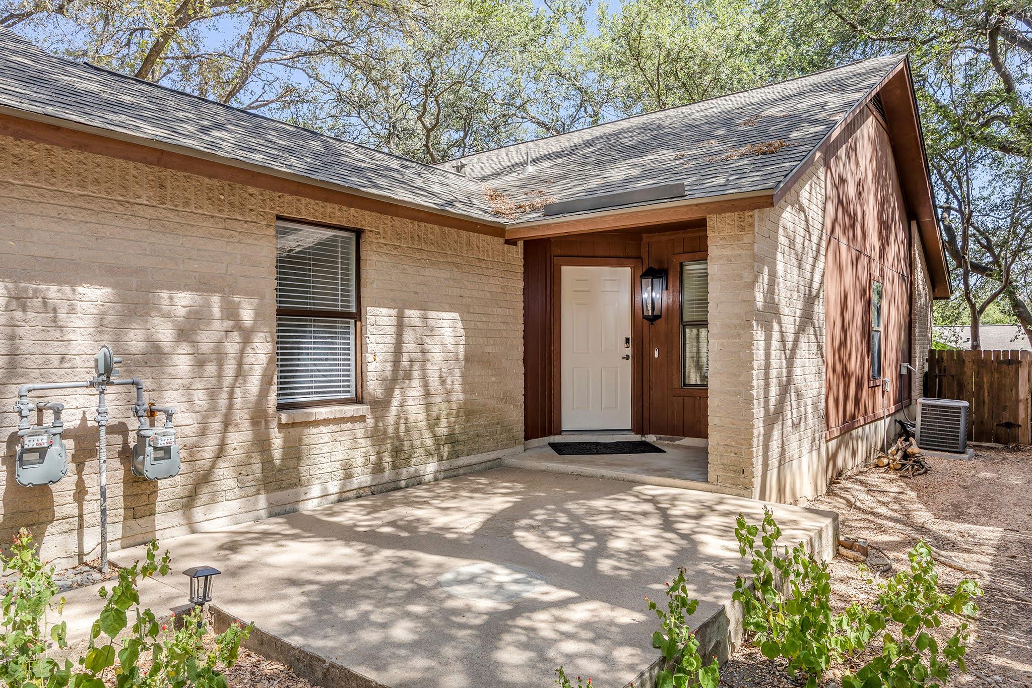 1008 Milford Way #b Property Photo 3