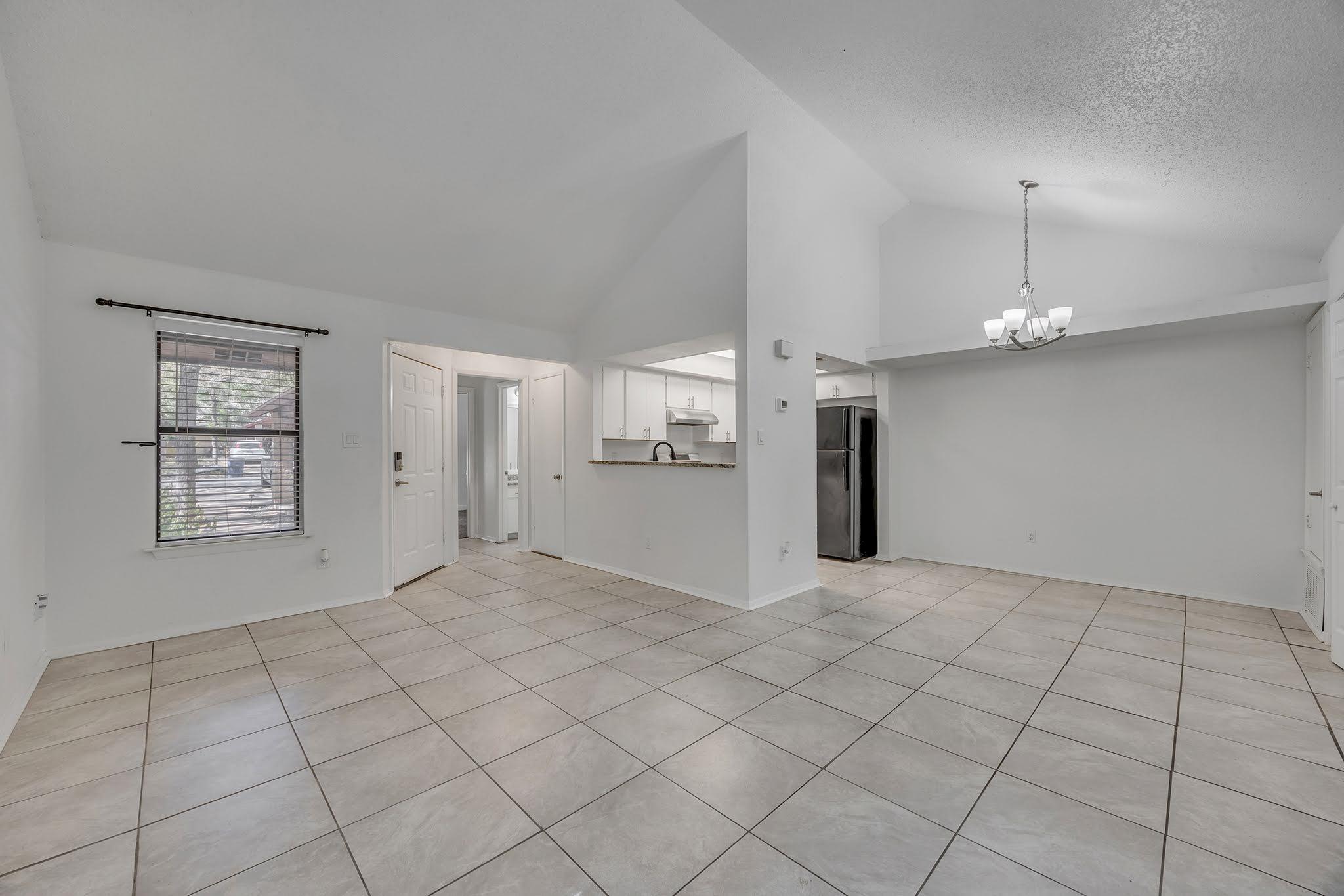 1008 Milford Way #b Property Photo 4