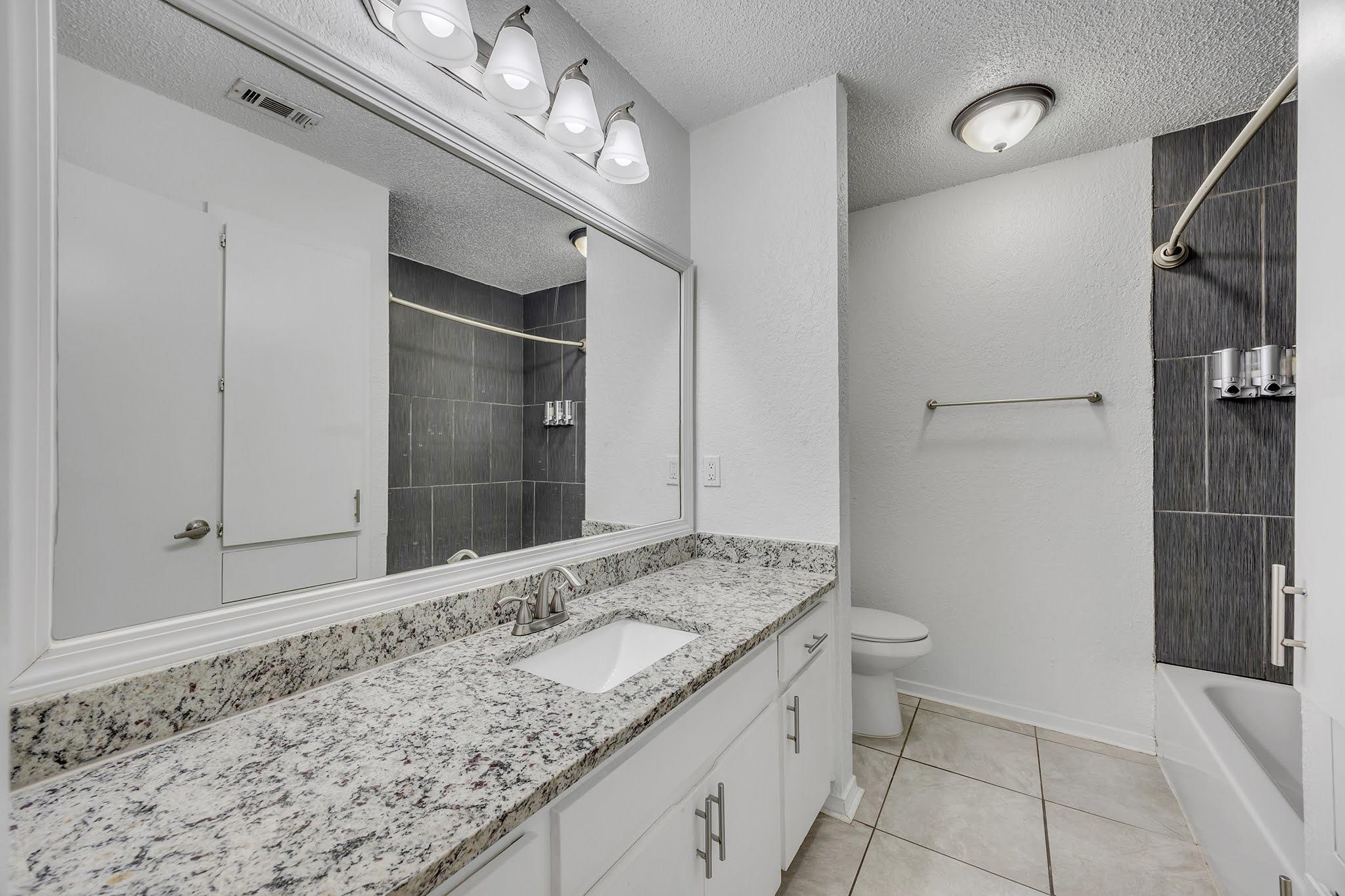 1008 Milford Way #b Property Photo 7