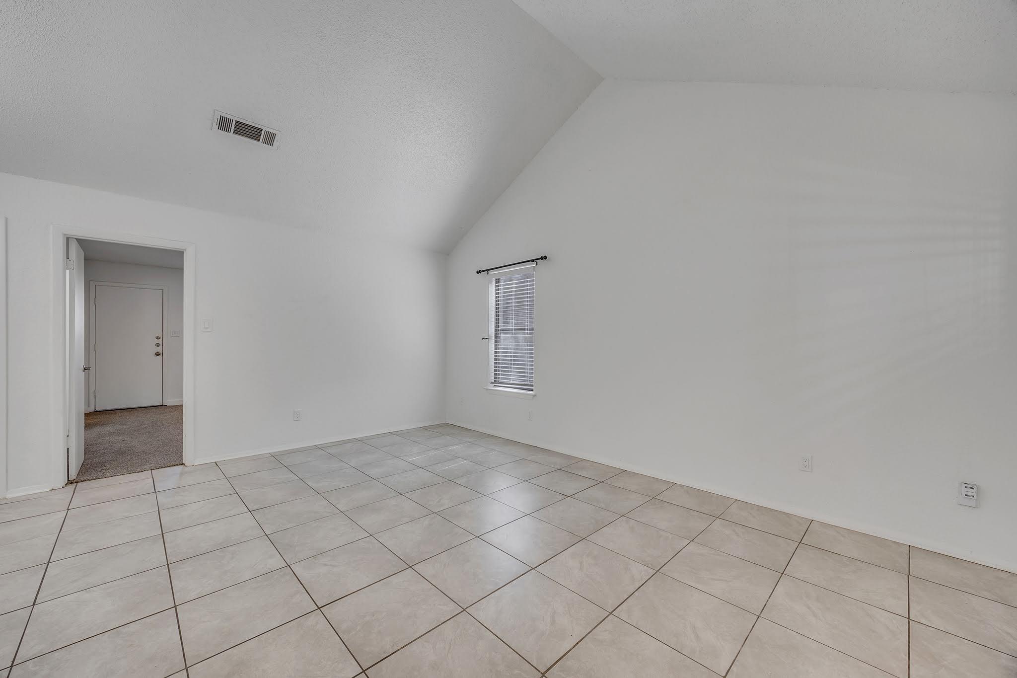 1008 Milford Way #b Property Photo 9