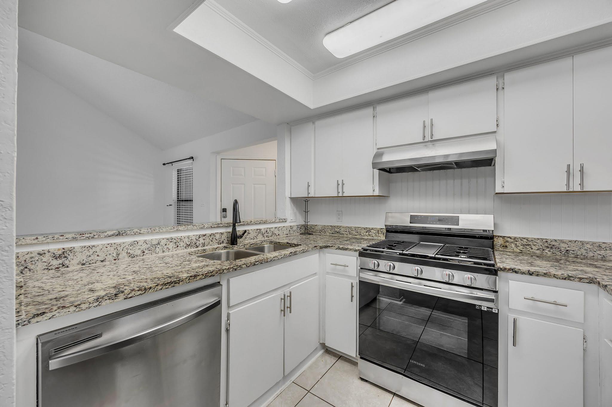 1008 Milford Way #b Property Photo 12