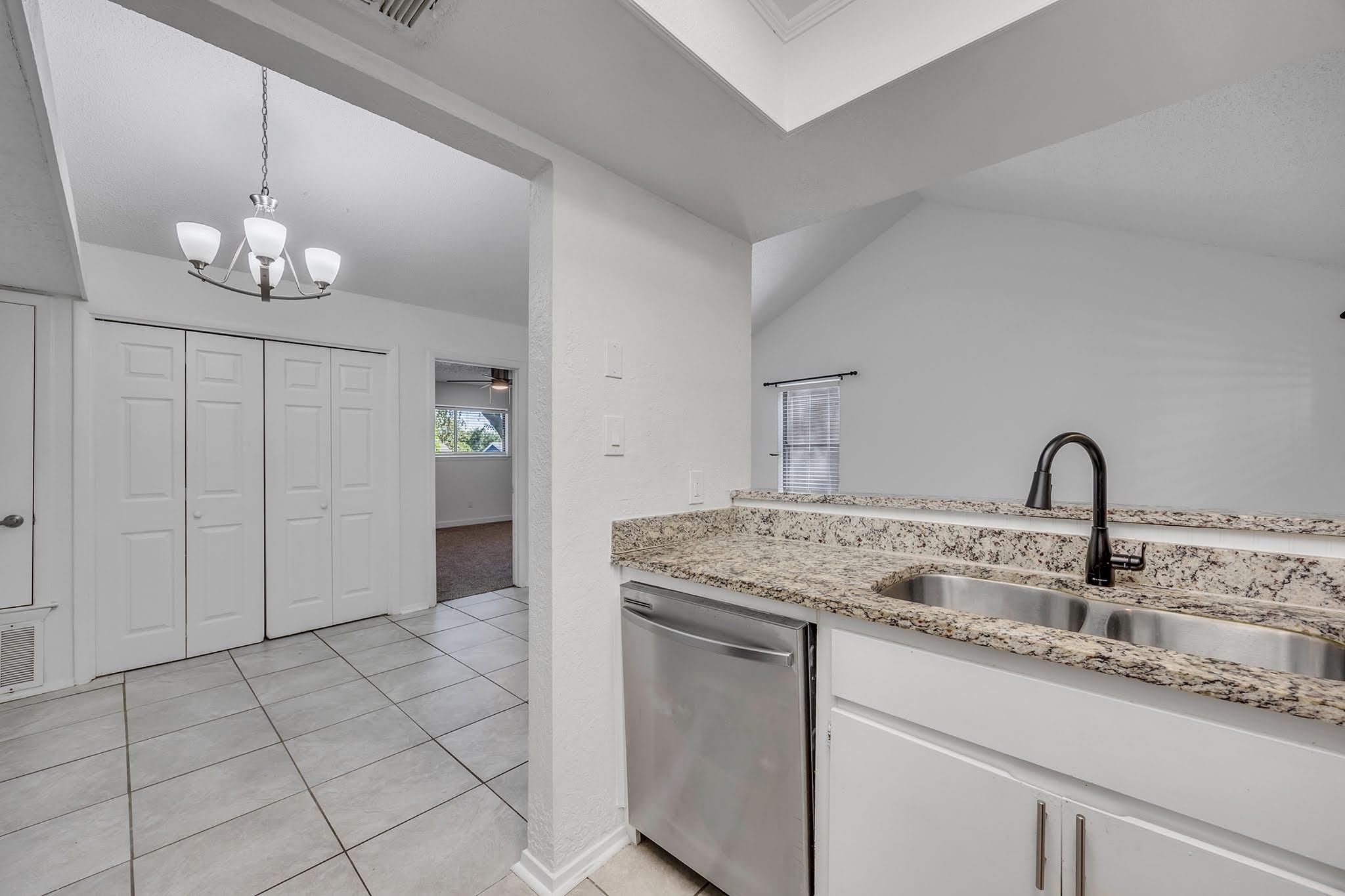 1008 Milford Way #b Property Photo 15