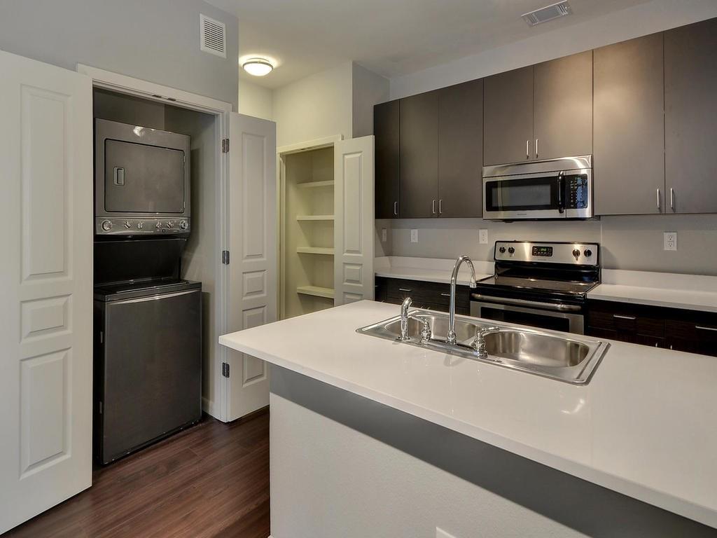 2822 Rio Grande St 303 Property Photo 4