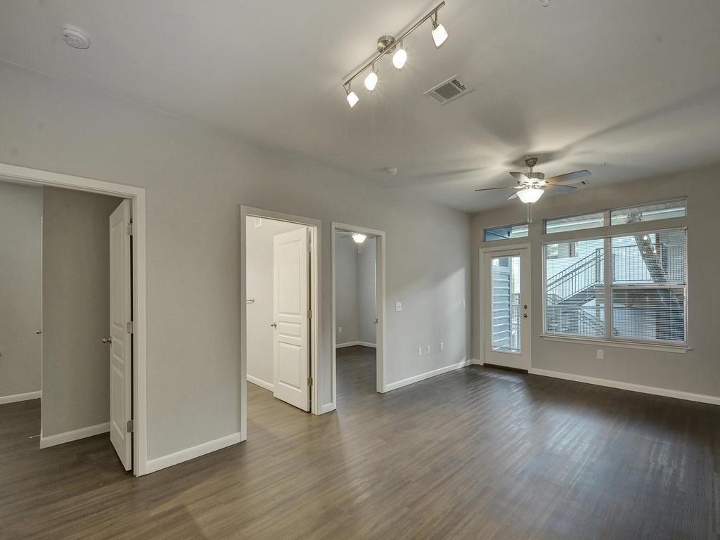 2822 Rio Grande St 303 Property Photo 6