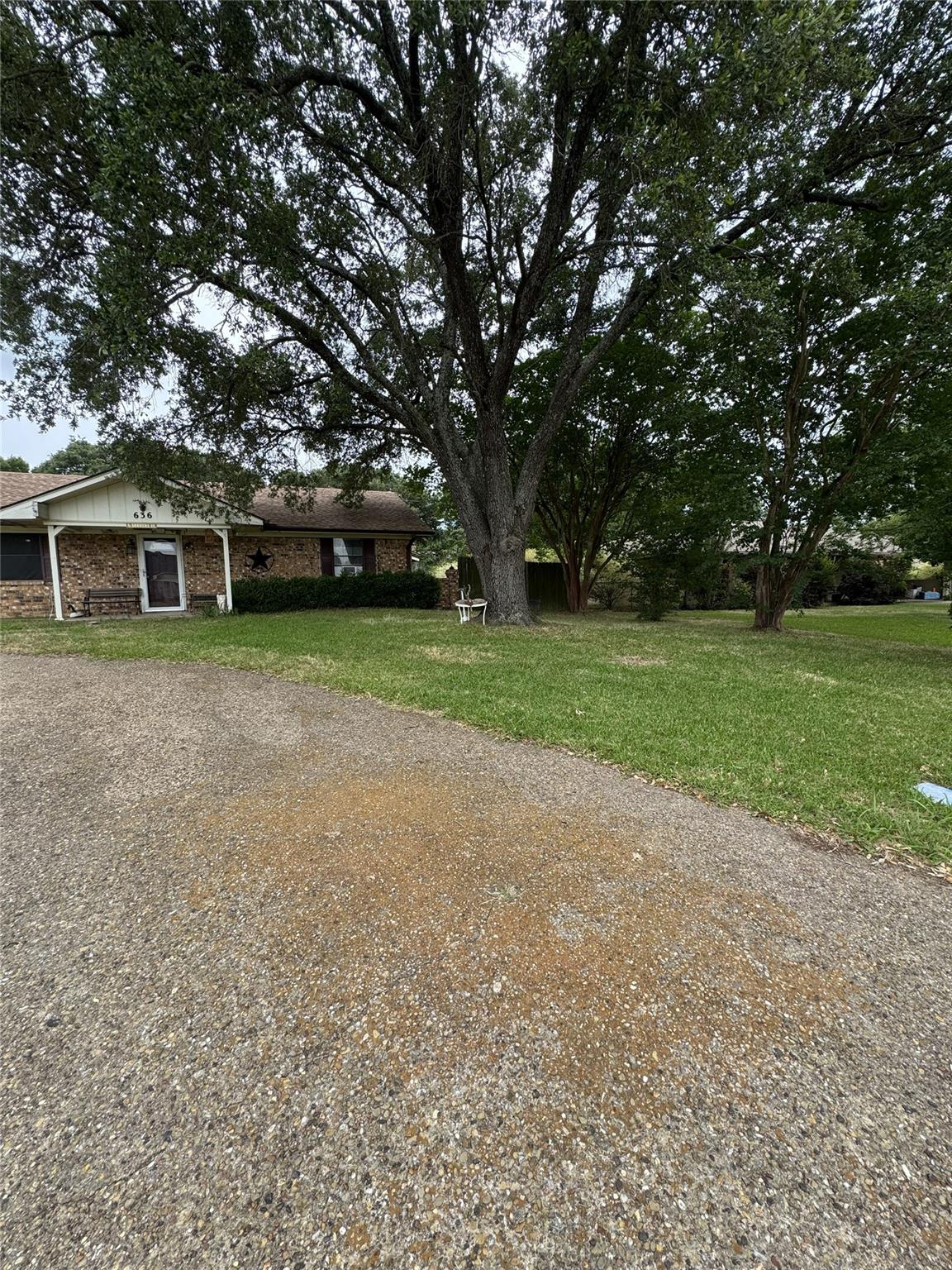 636 E Kempner St Property Photo 5