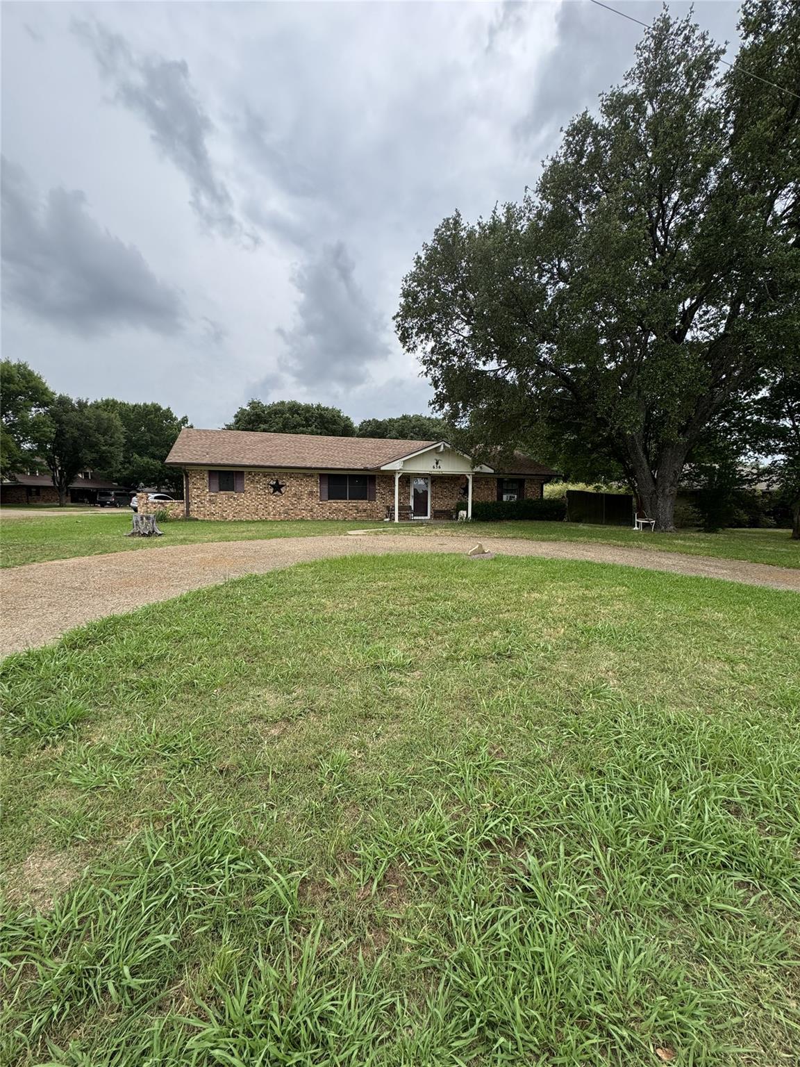 636 E Kempner St Property Photo 6