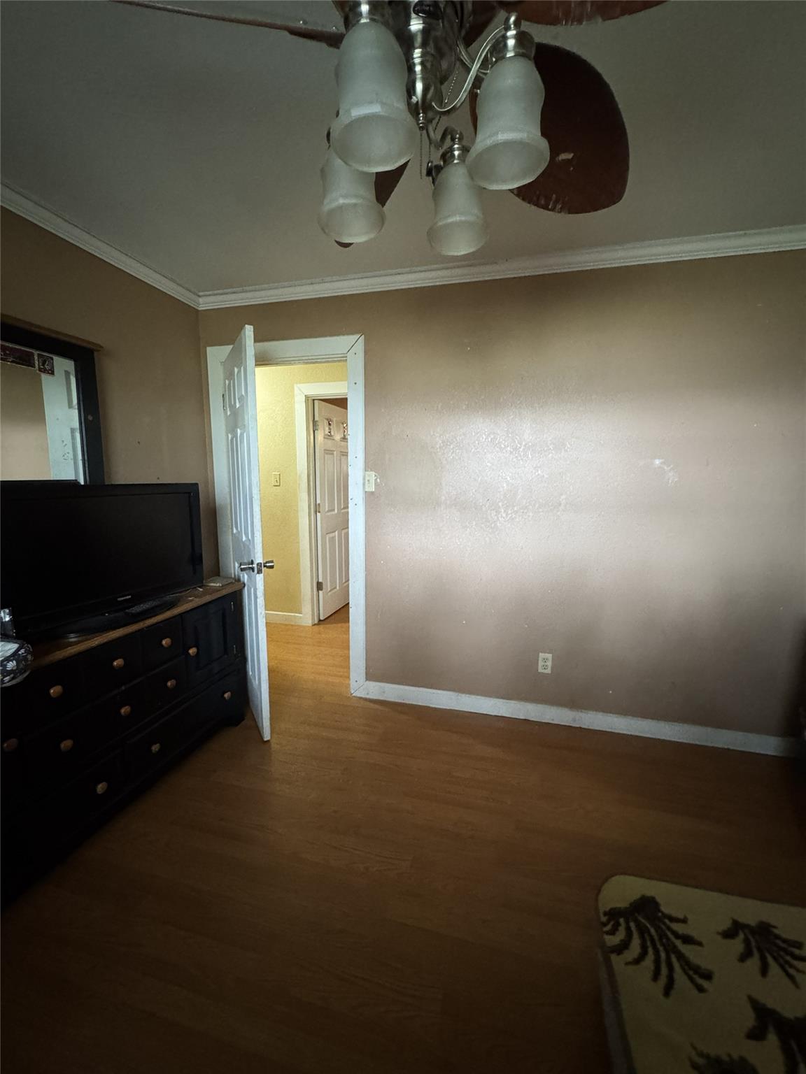 636 E Kempner St Property Photo 15