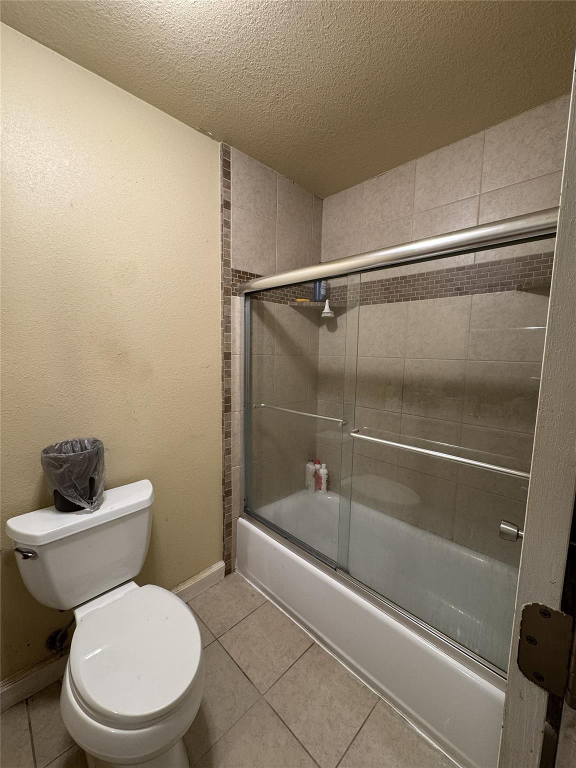 636 E Kempner St Property Photo 20