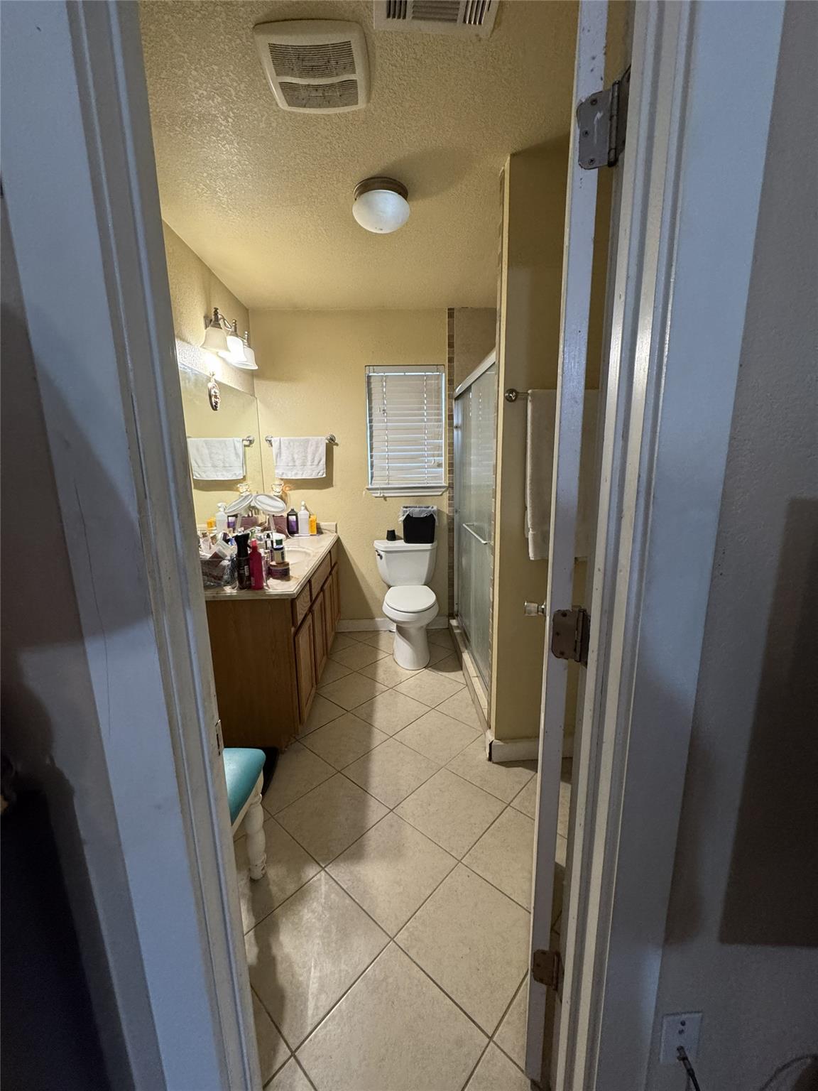 636 E Kempner St Property Photo 29