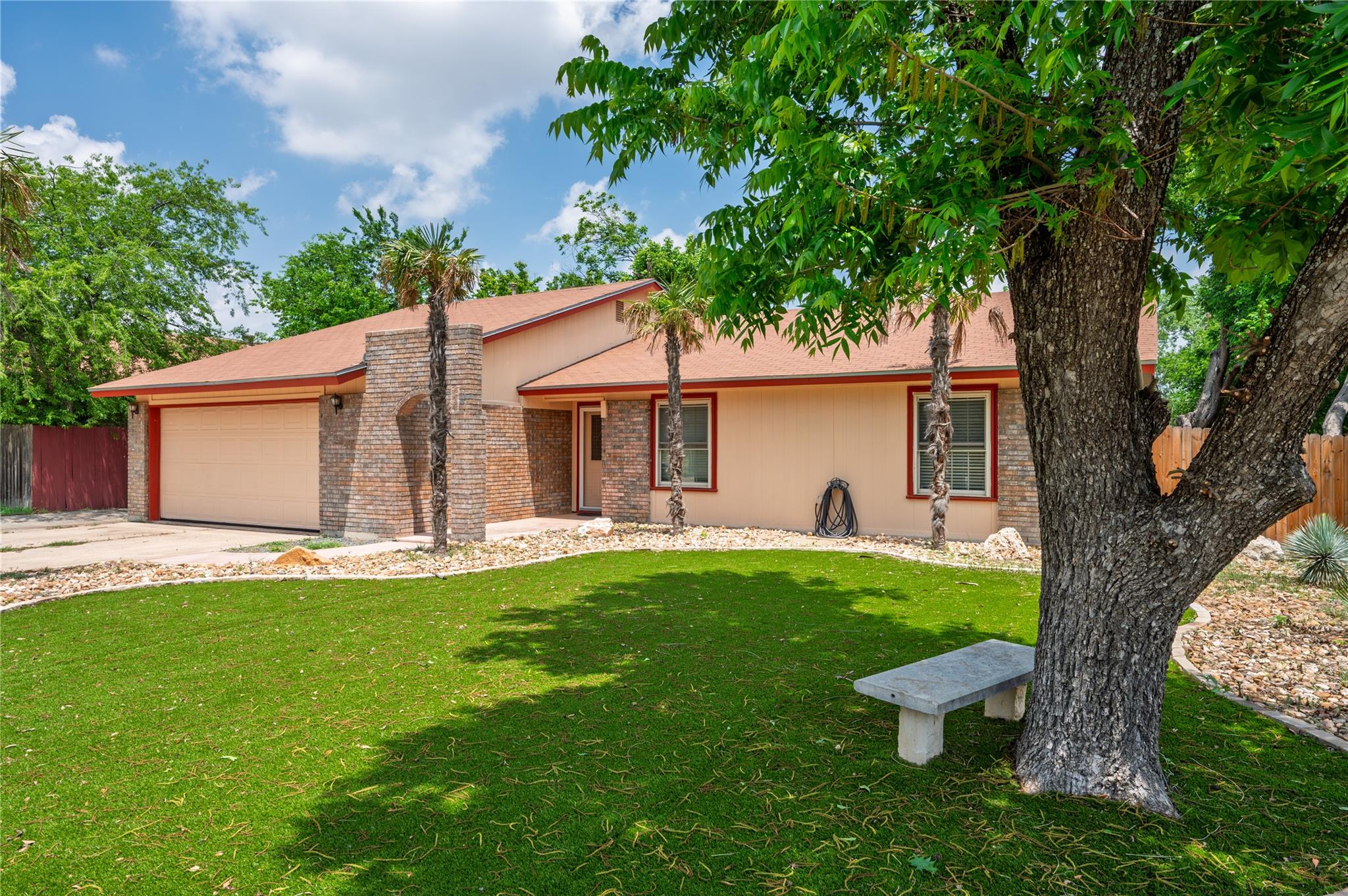 409 W Mary Jane Dr Property Photo