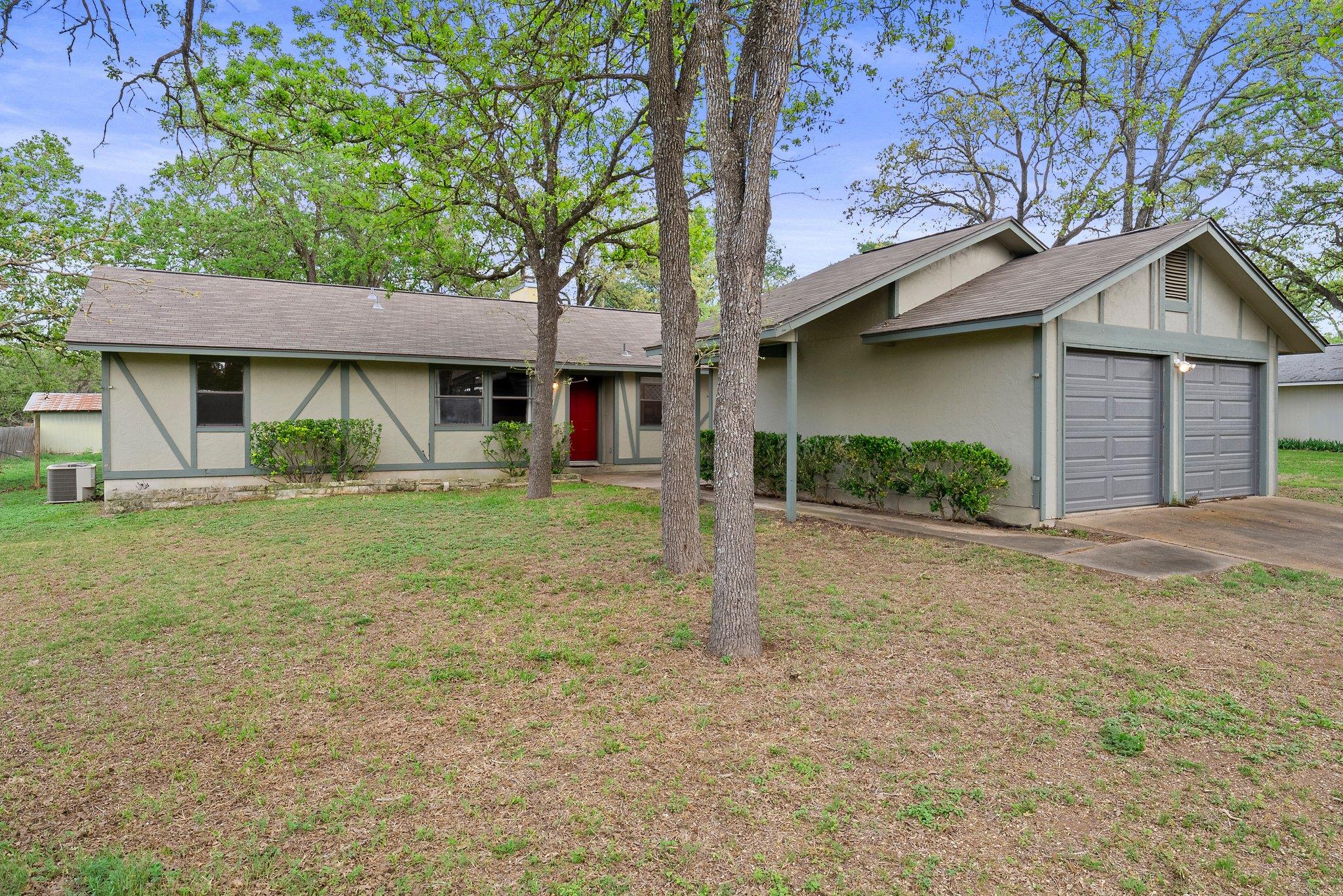 147 Live Oak Dr Property Photo 1