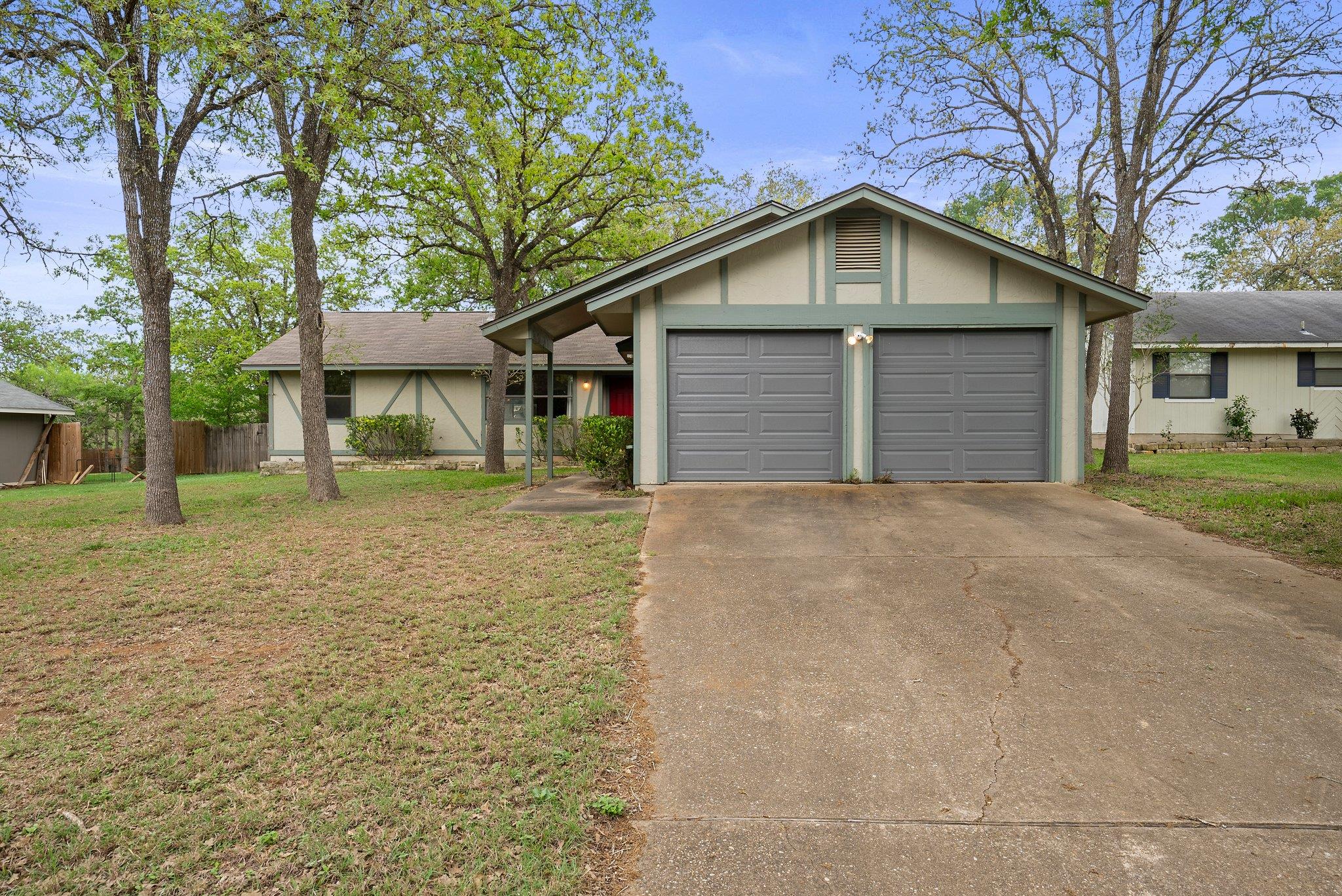 147 Live Oak Dr Property Photo 4