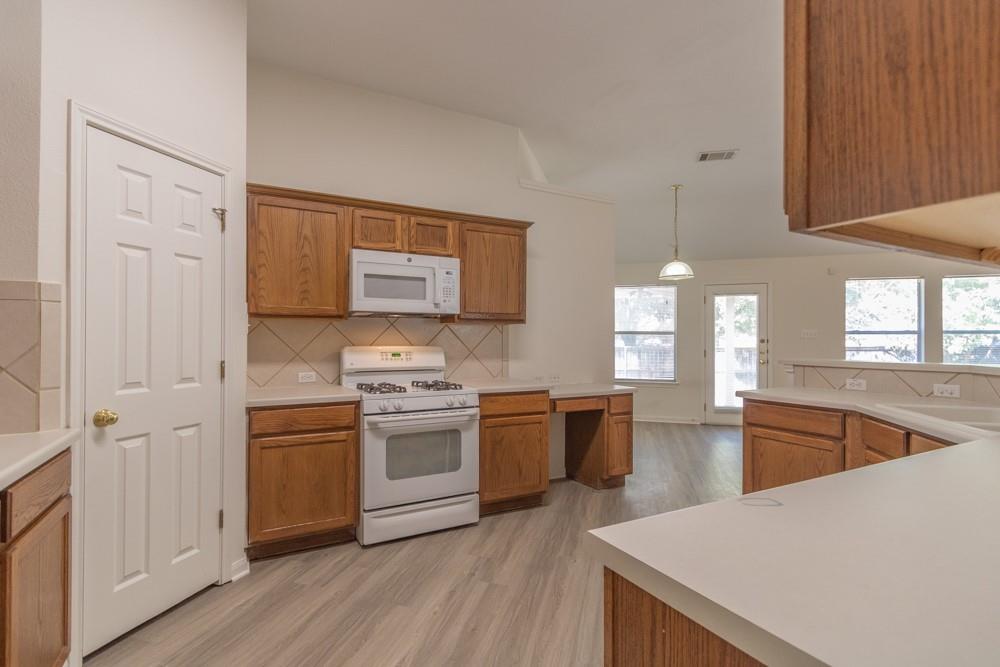 1010 Klondike Loop Property Photo 6