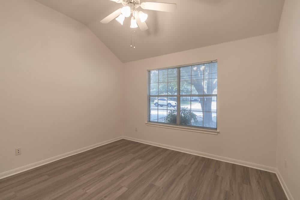 1010 Klondike Loop Property Photo 13