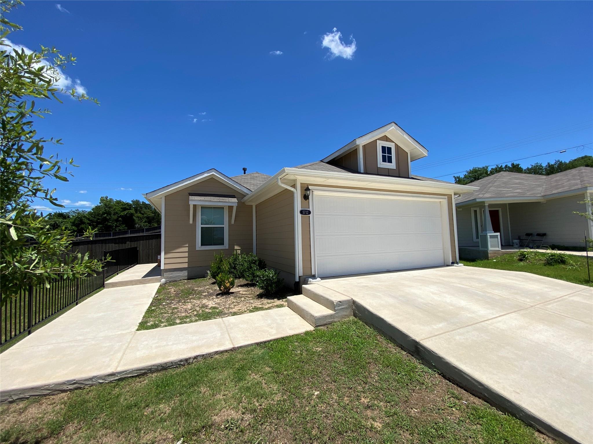 5712 Respinto Dr Property Photo 15