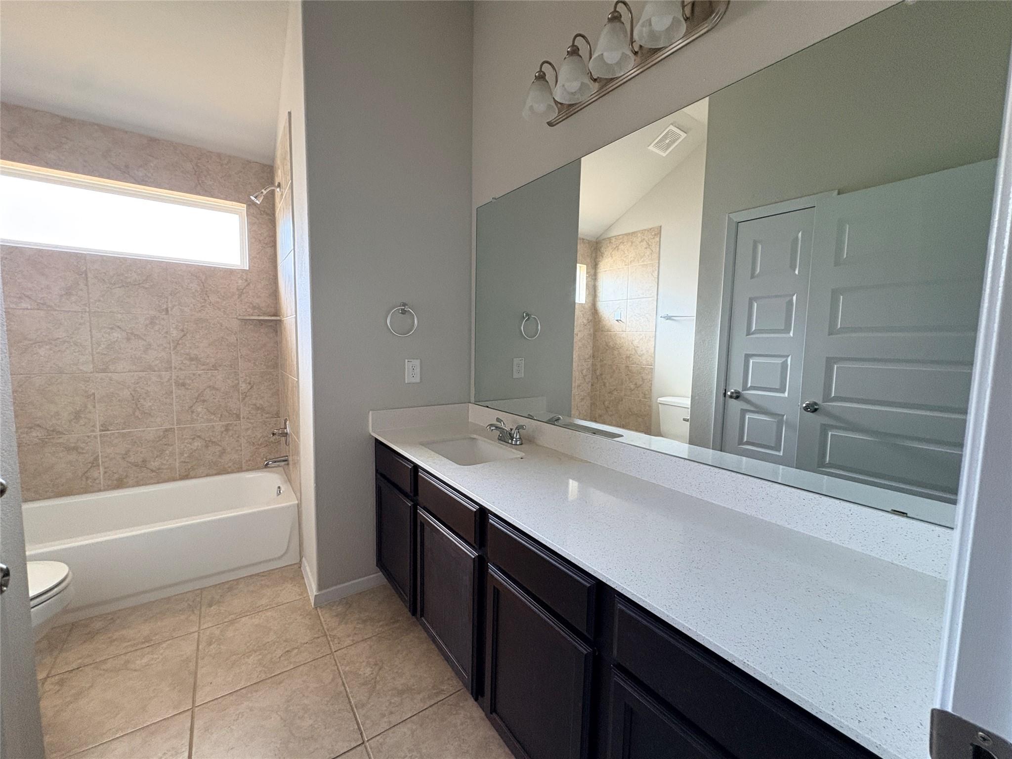 5712 Respinto Dr Property Photo 19