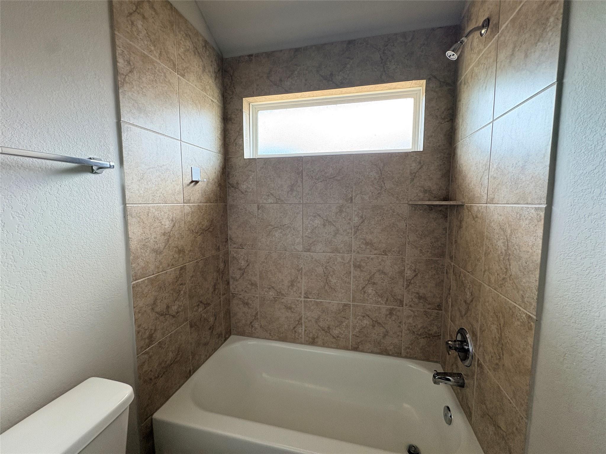 5712 Respinto Dr Property Photo 20