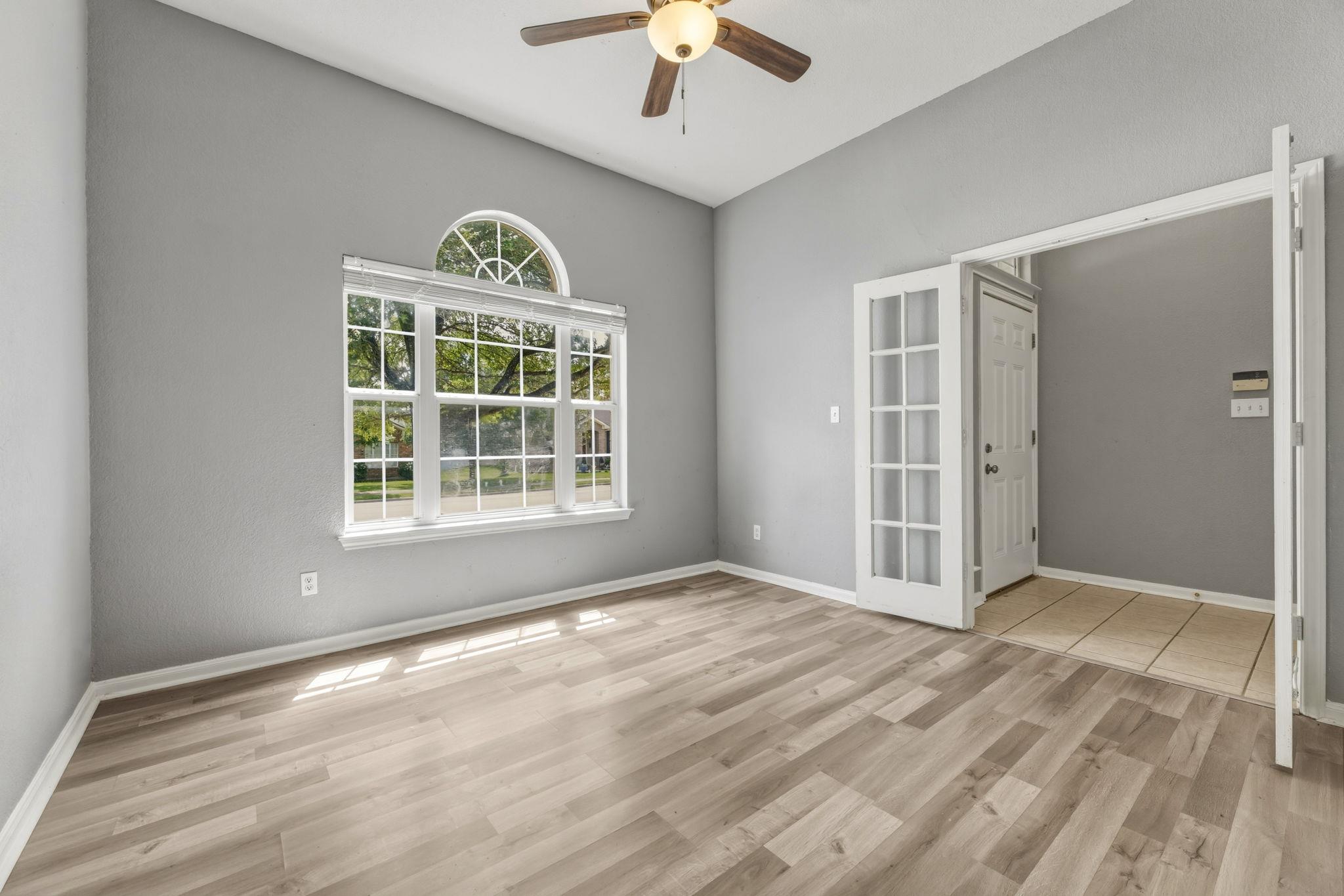 1514 Spring Peony Ct Property Photo 4