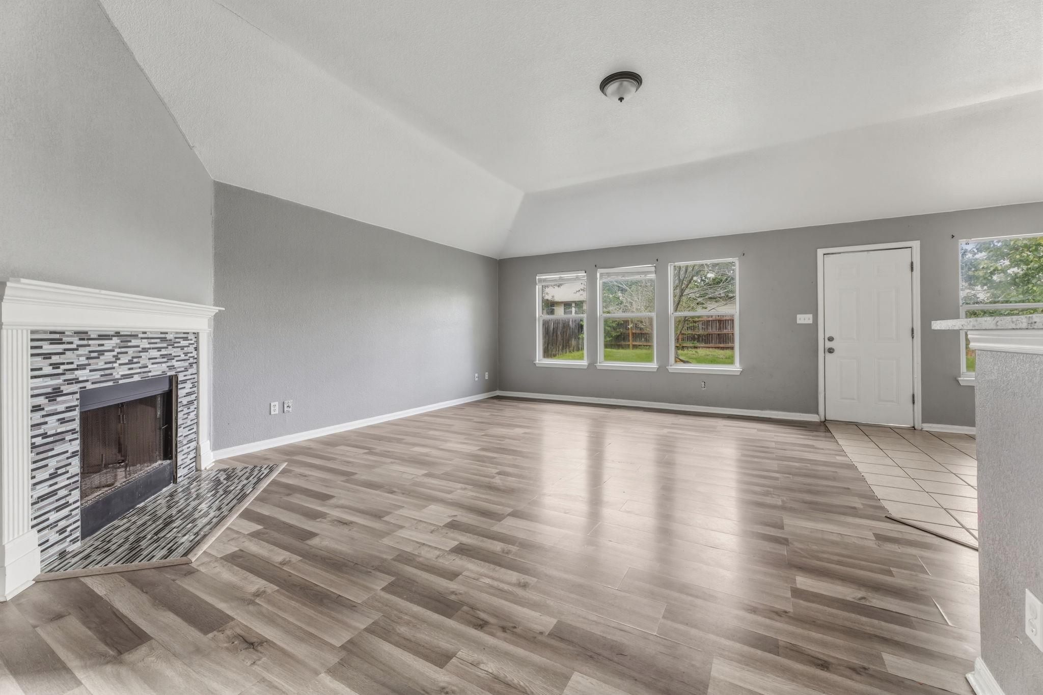 1514 Spring Peony Ct Property Photo 7