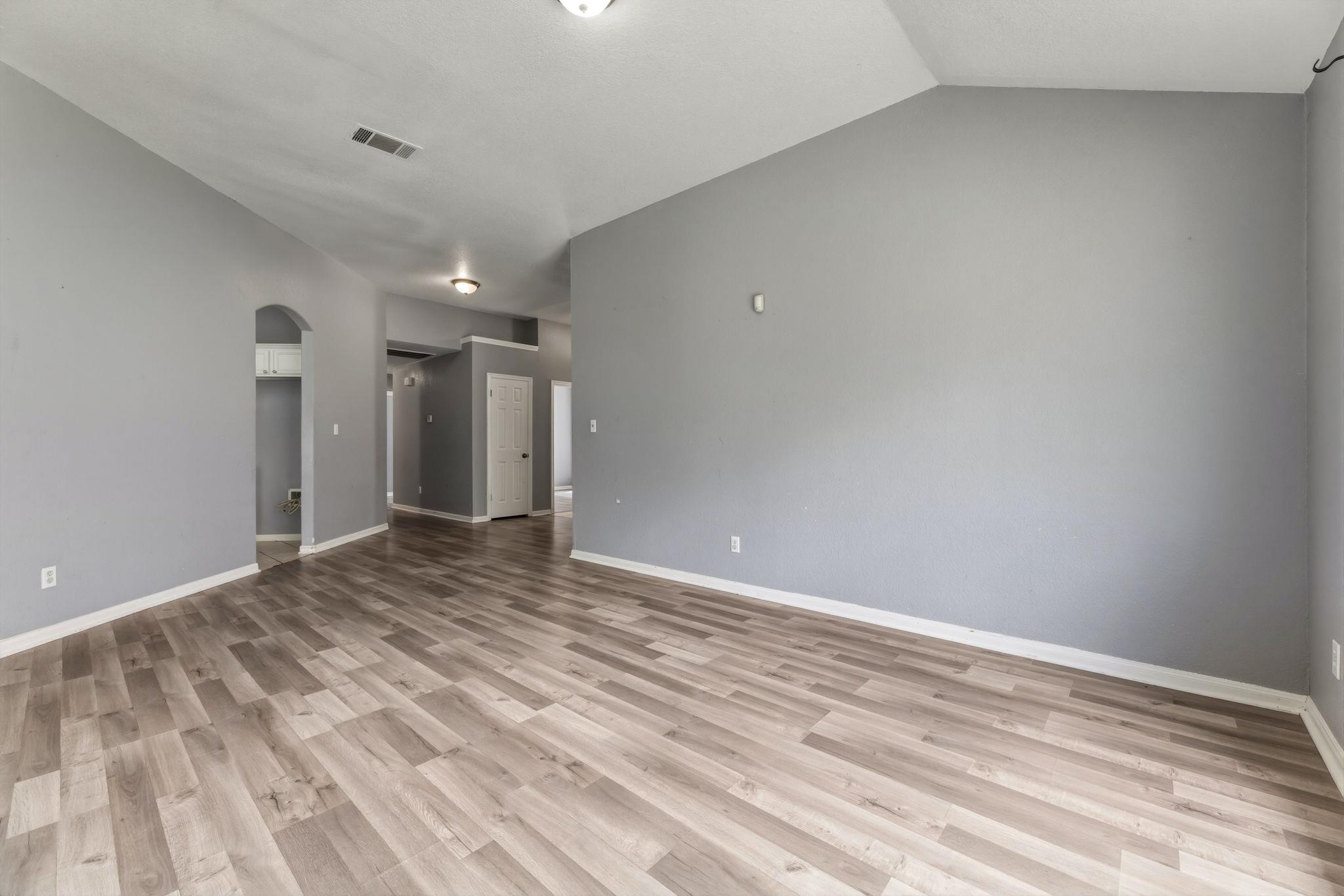 1514 Spring Peony Ct Property Photo 9