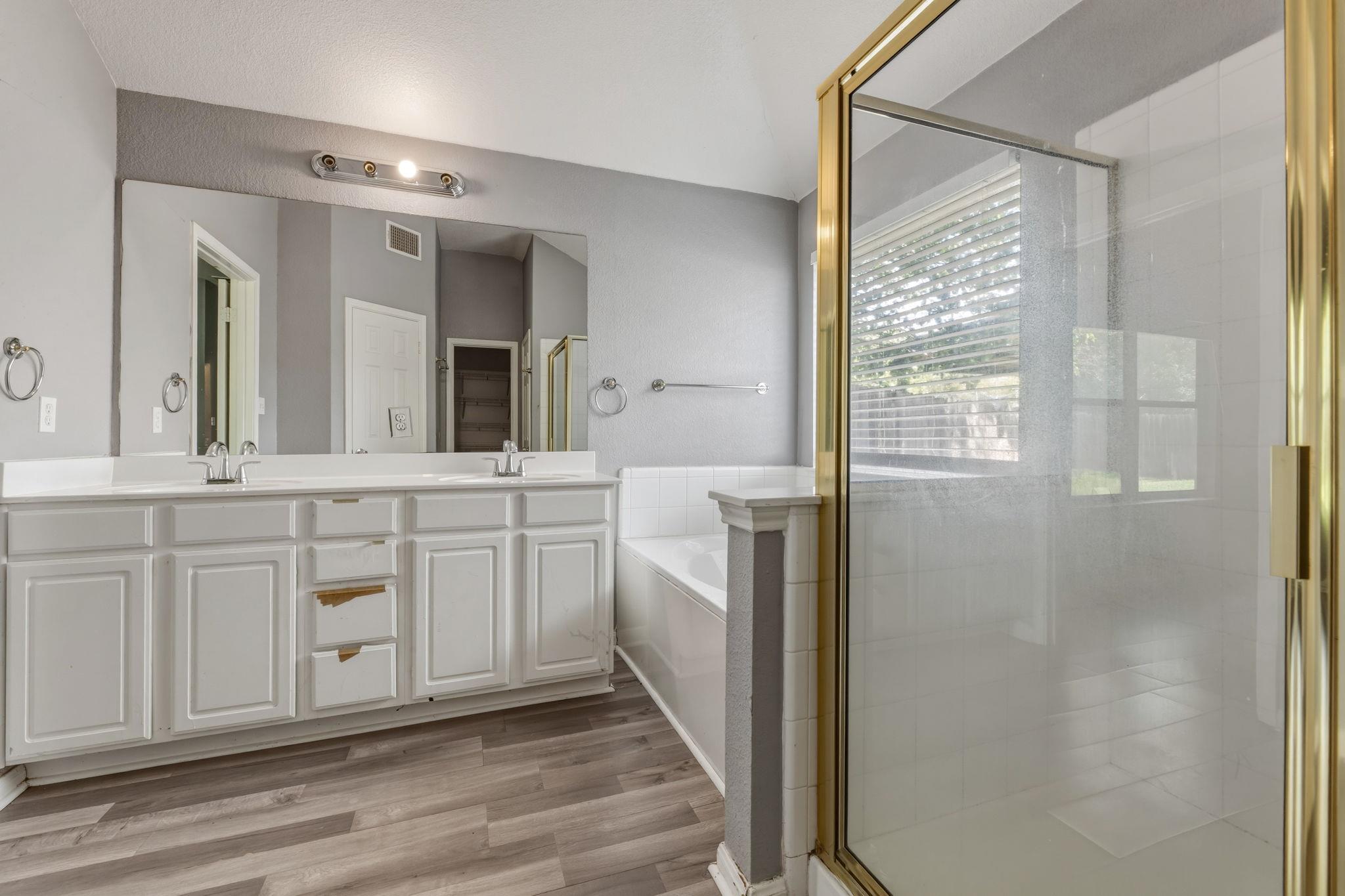 1514 Spring Peony Ct Property Photo 26