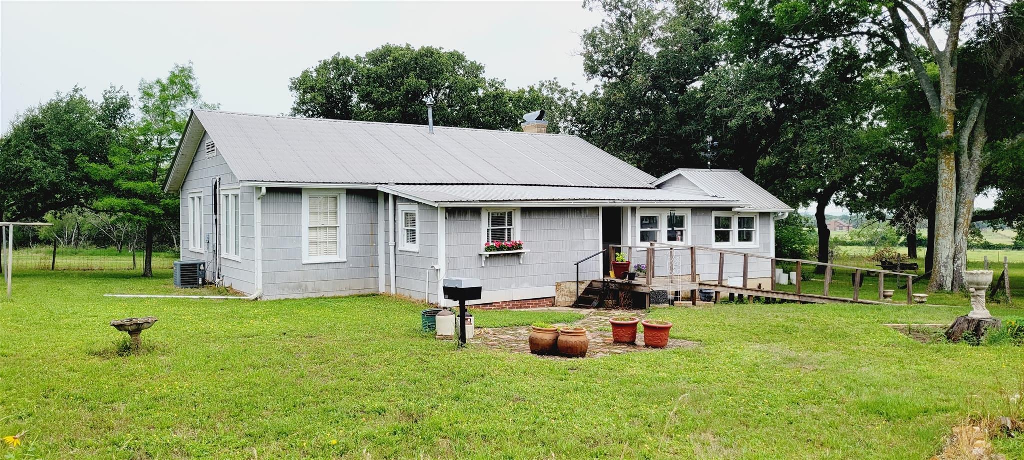 4592 N Fm 487 Property Photo 1