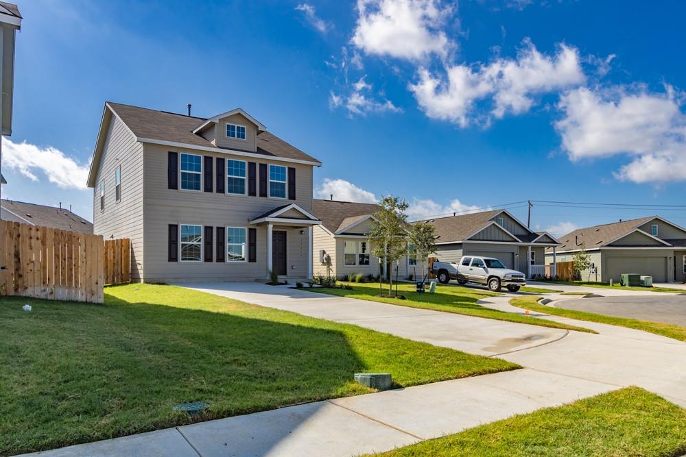 17717 Oso Cv Property Photo 3