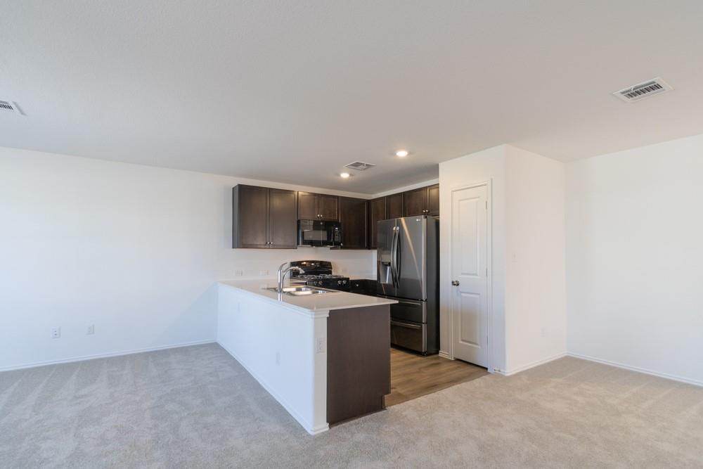 17717 Oso Cv Property Photo 4
