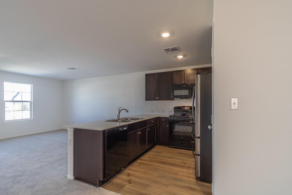 17717 Oso Cv Property Photo 5
