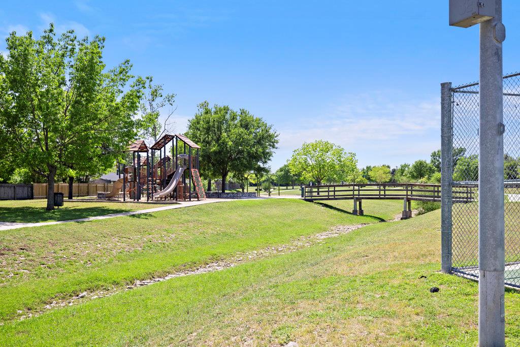 2006 Frontier Trl Property Photo 33