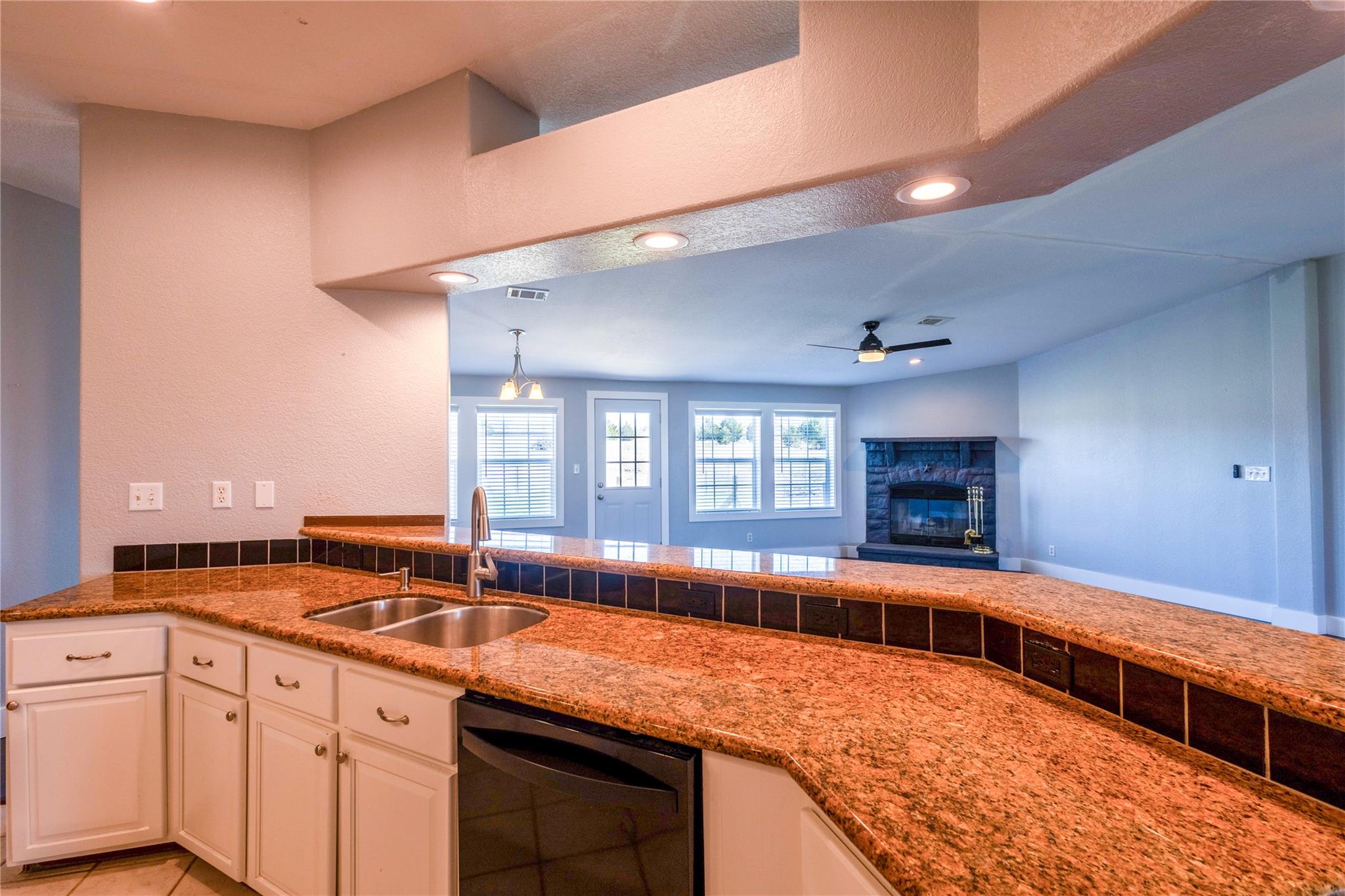 330 Cross Ln Property Photo 8