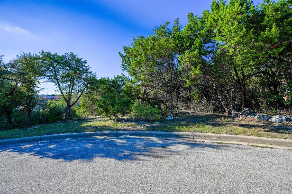 803 Savanna Ln Property Photo 3
