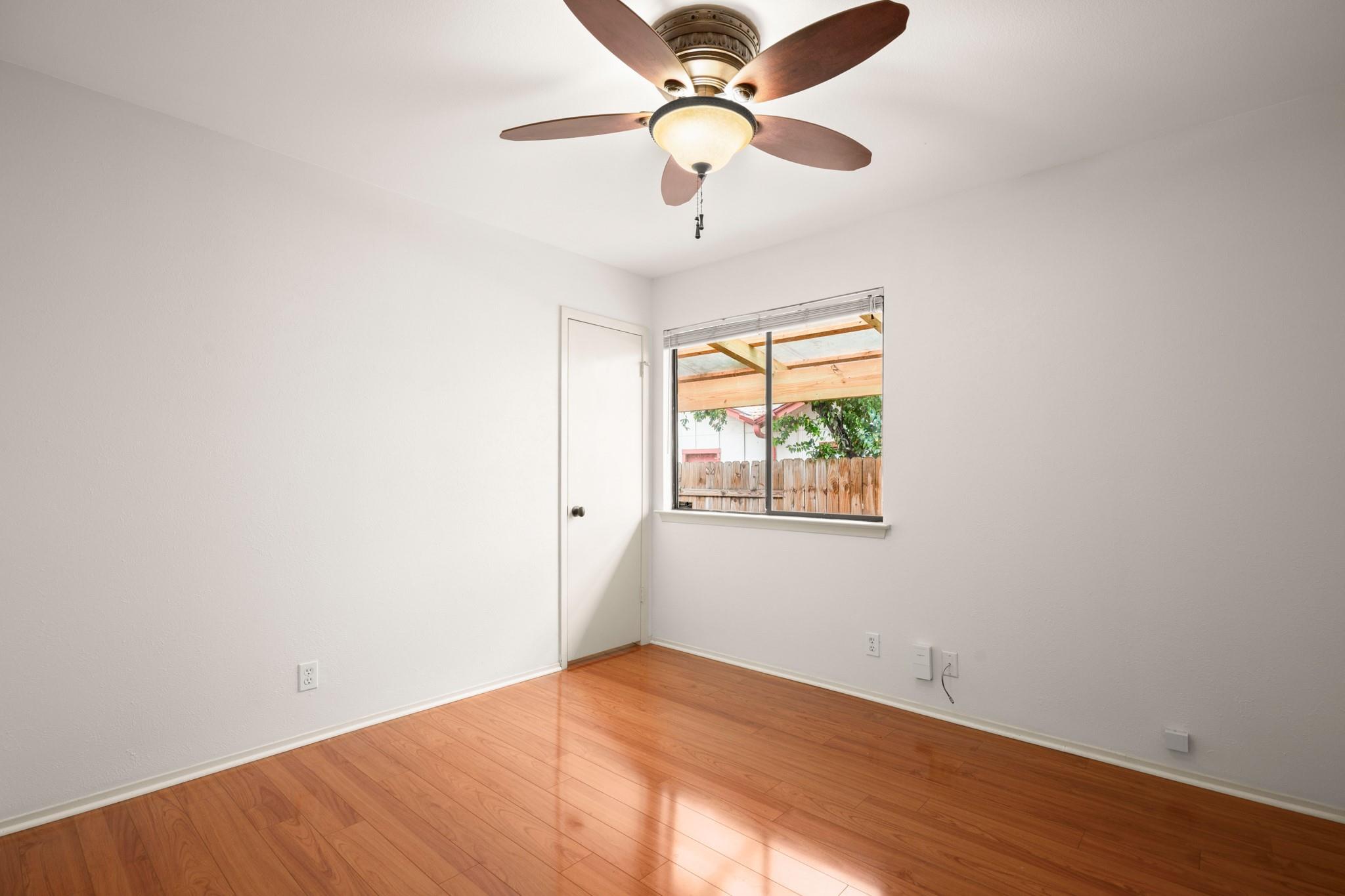 9001 Parkfield Dr #b Property Photo 12