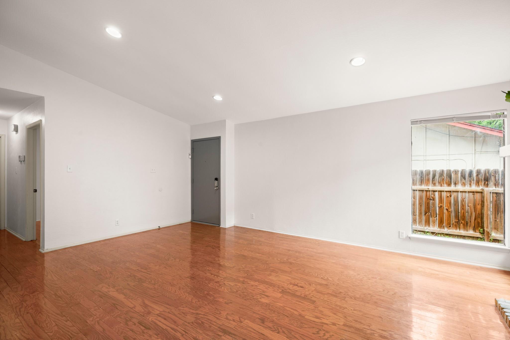 9001 Parkfield Dr #b Property Photo 16