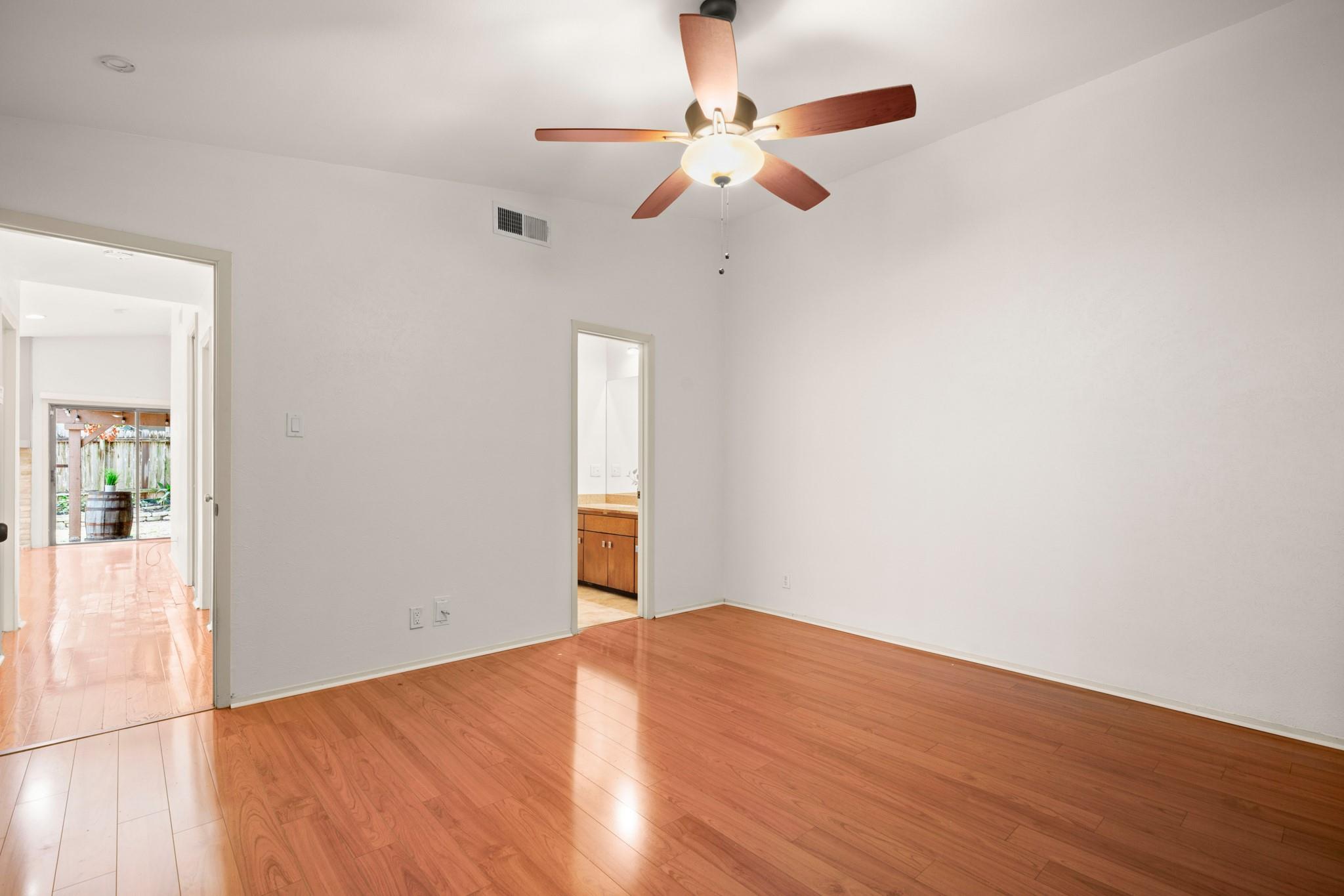 9001 Parkfield Dr #b Property Photo 18