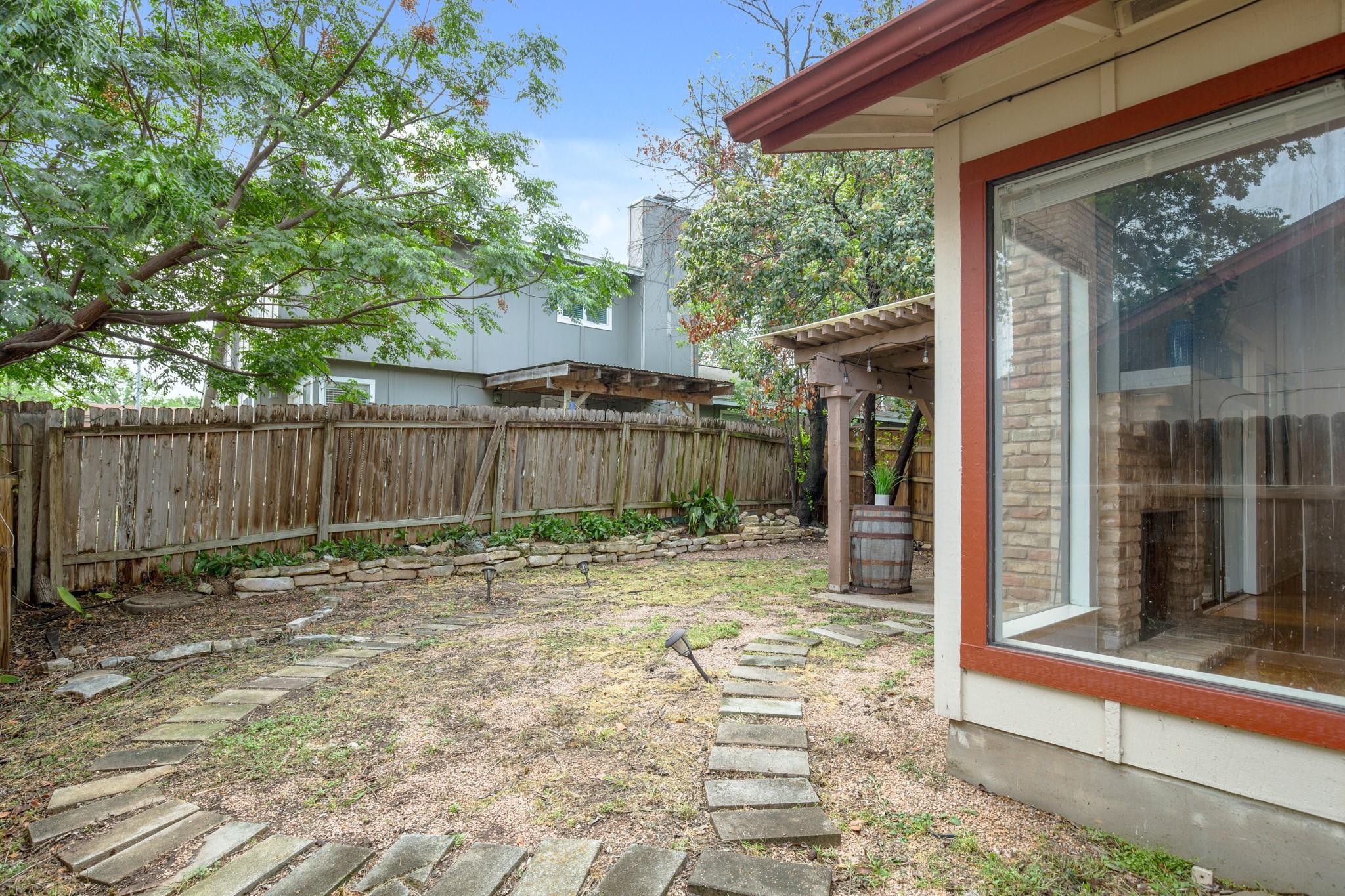 9001 Parkfield Dr #b Property Photo 22