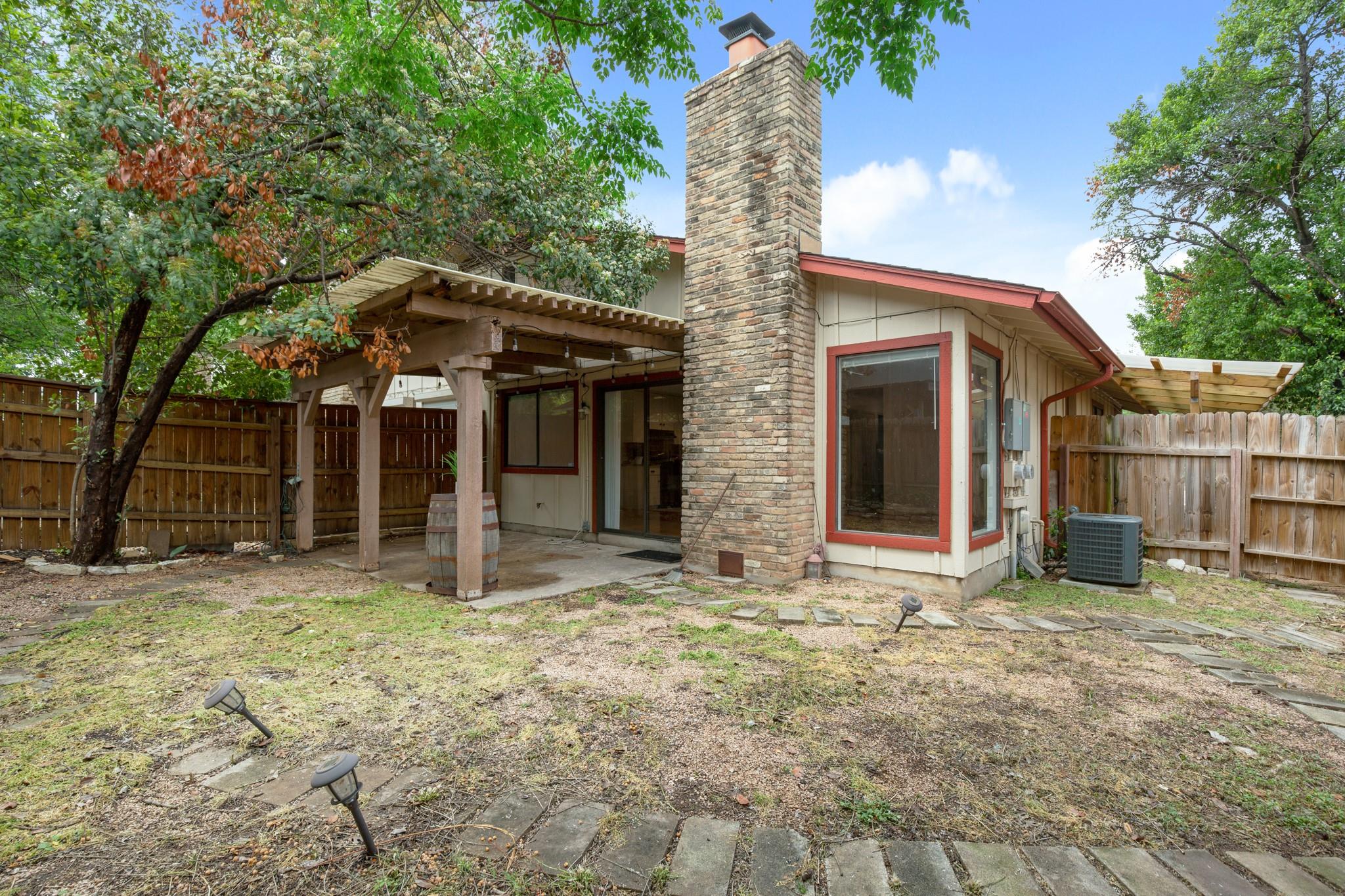 9001 Parkfield Dr #b Property Photo 23