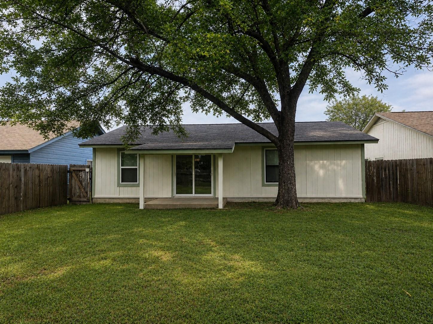 104 E Eggleston St Property Photo 2