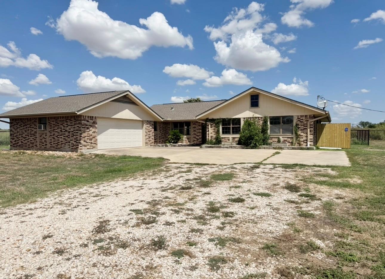 18512 Carlson Ln Property Photo 2