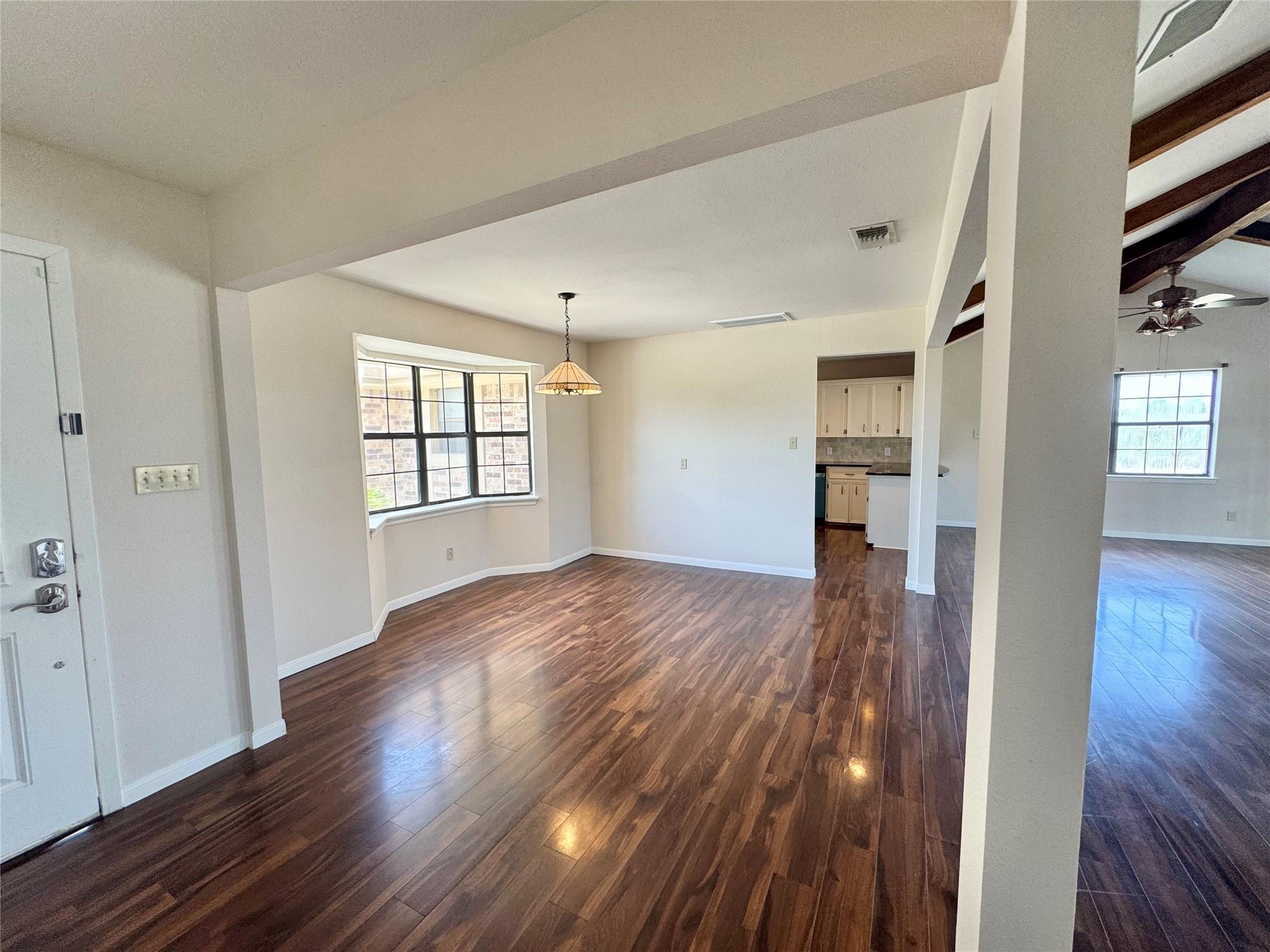 18512 Carlson Ln Property Photo 5