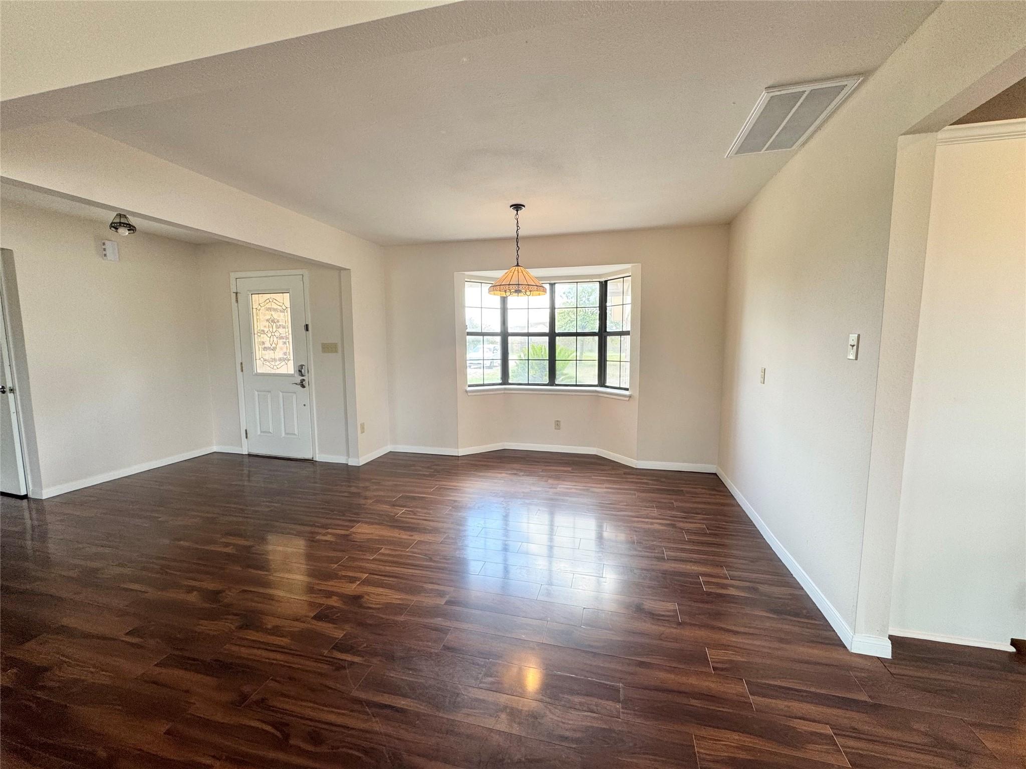 18512 Carlson Ln Property Photo 6